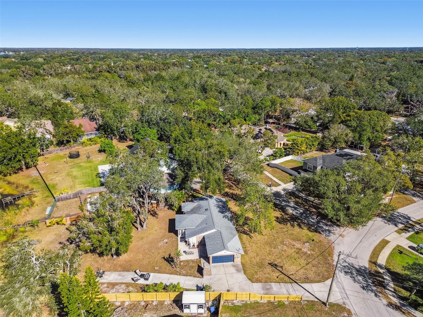 TAMPAS NORTH SIDE COUNTRY CLUB AREA UNIT - Residential