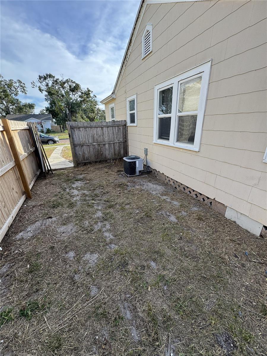 HALLS CENTRAL AVE 3 - Residential Lease