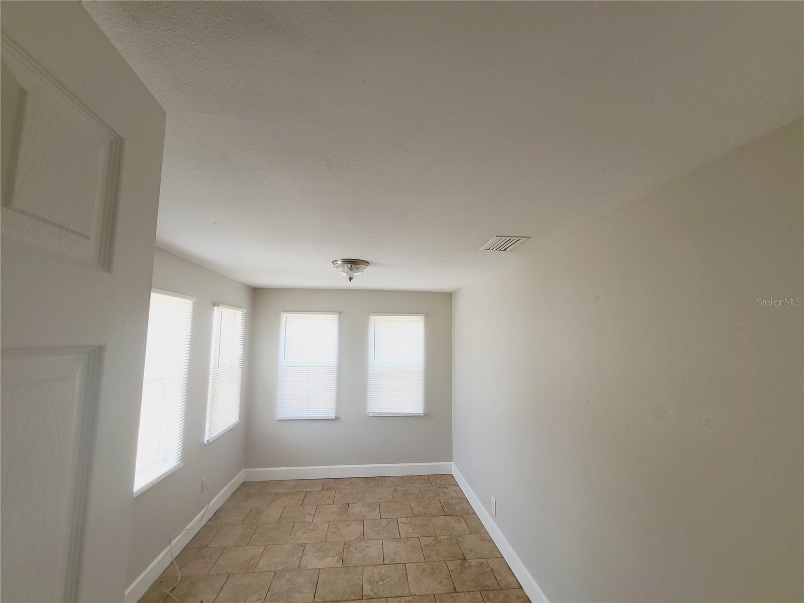 HALLS CENTRAL AVE 3 - Residential Lease