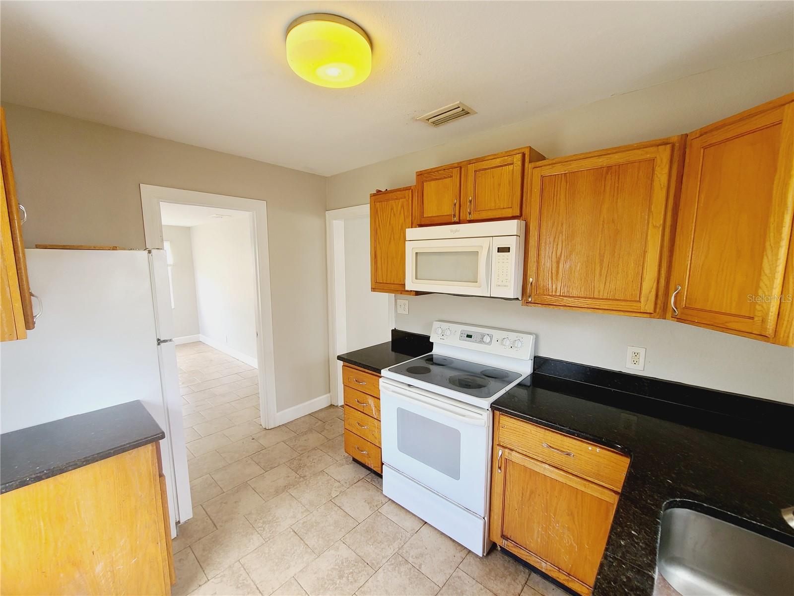 HALLS CENTRAL AVE 3 - Residential Lease