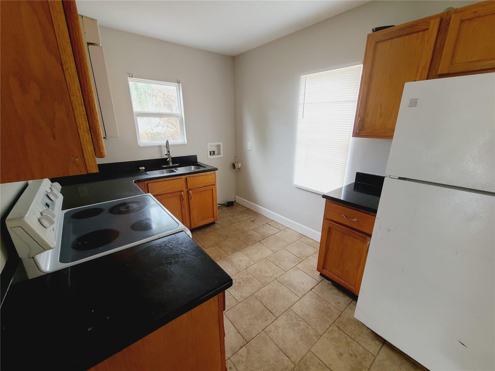 HALLS CENTRAL AVE 3 - Residential Lease