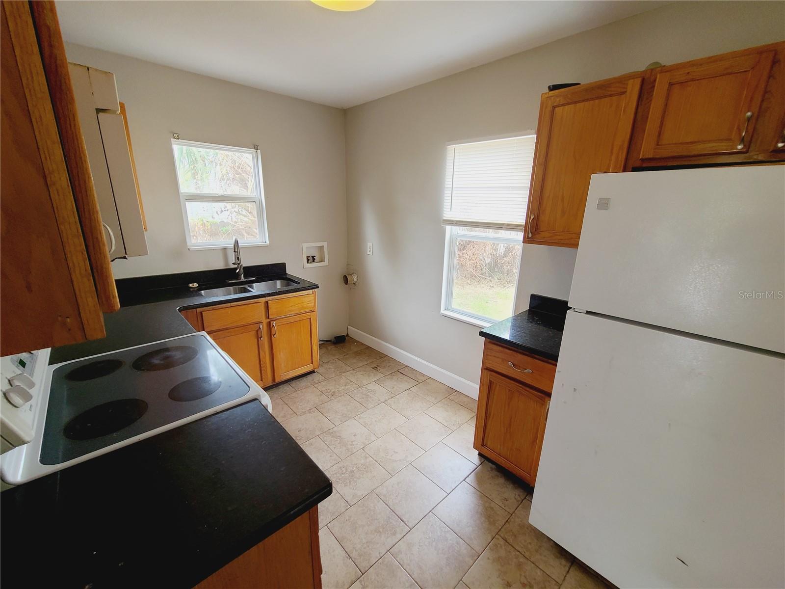 HALLS CENTRAL AVE 3 - Residential Lease