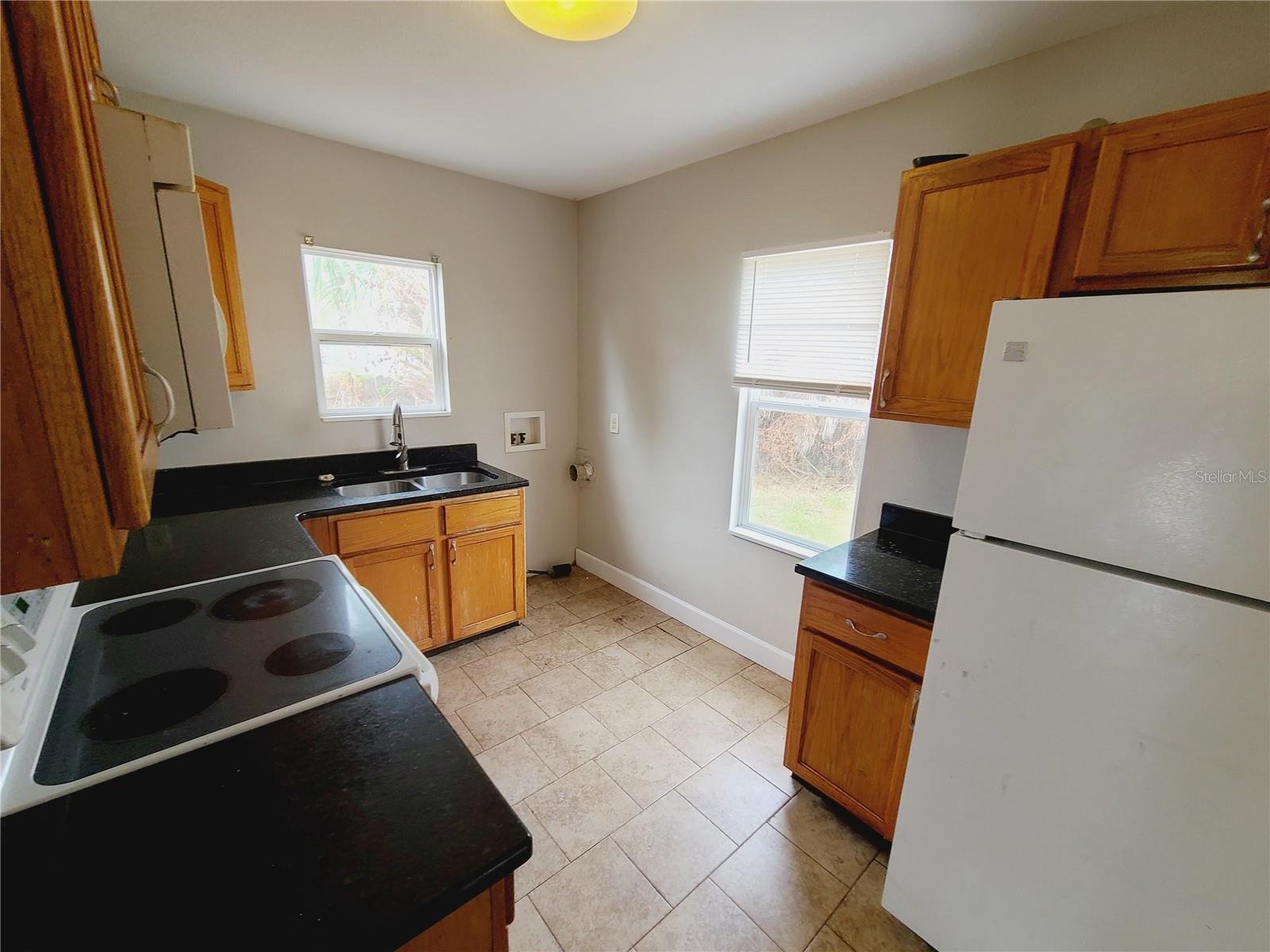 HALLS CENTRAL AVE 3 - Residential Lease