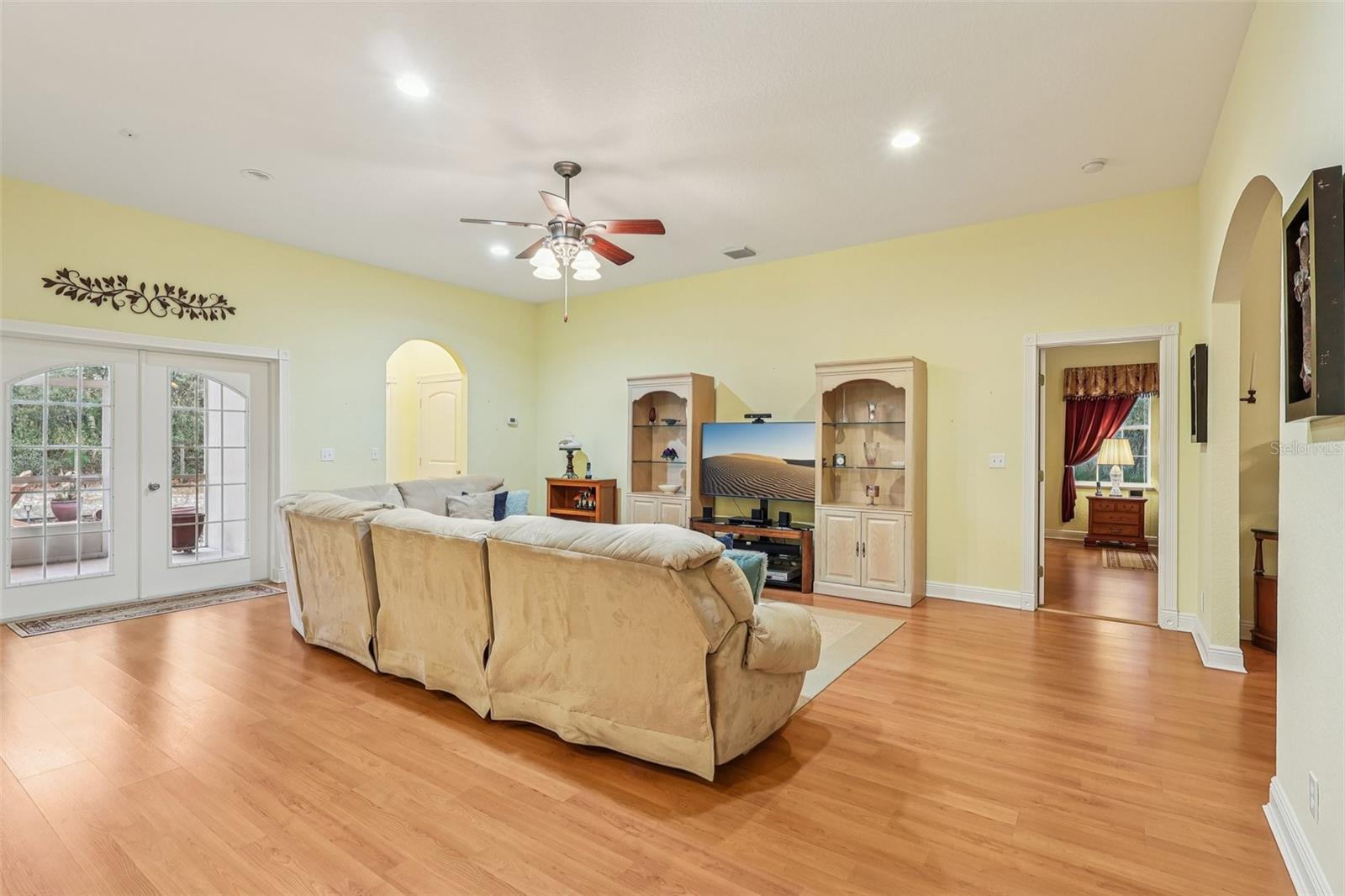 ROYAL TRAILS UNIT 01 - Residential