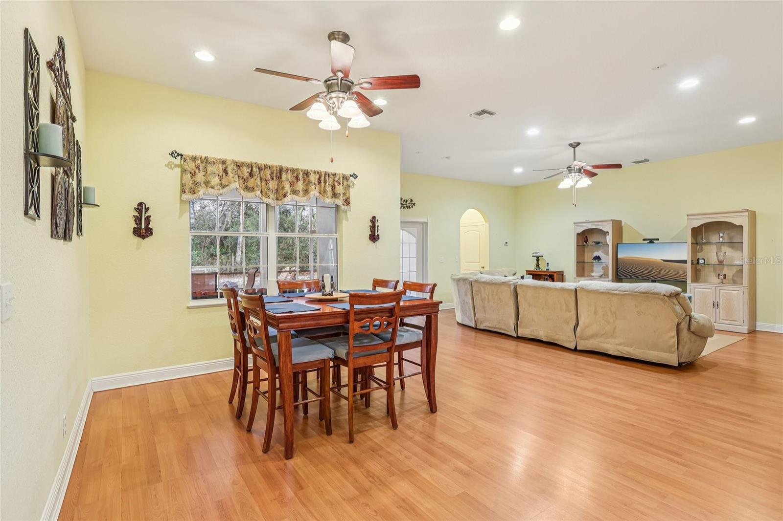 ROYAL TRAILS UNIT 01 - Residential