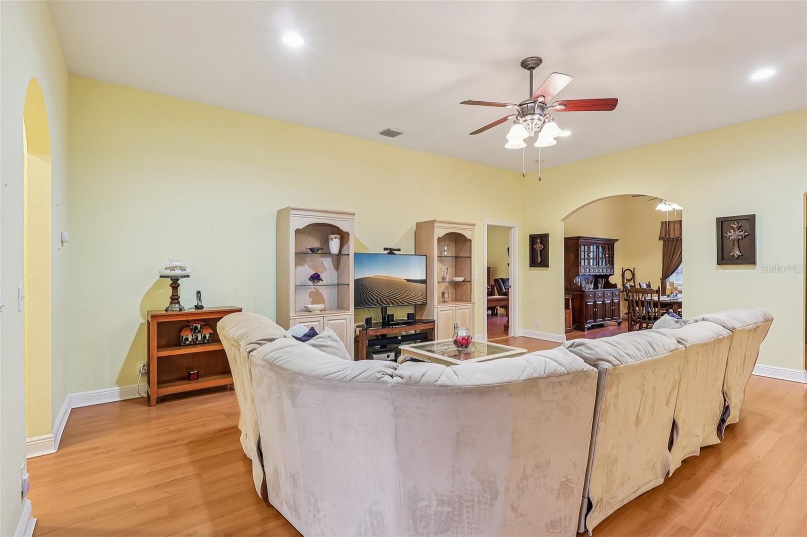 ROYAL TRAILS UNIT 01 - Residential