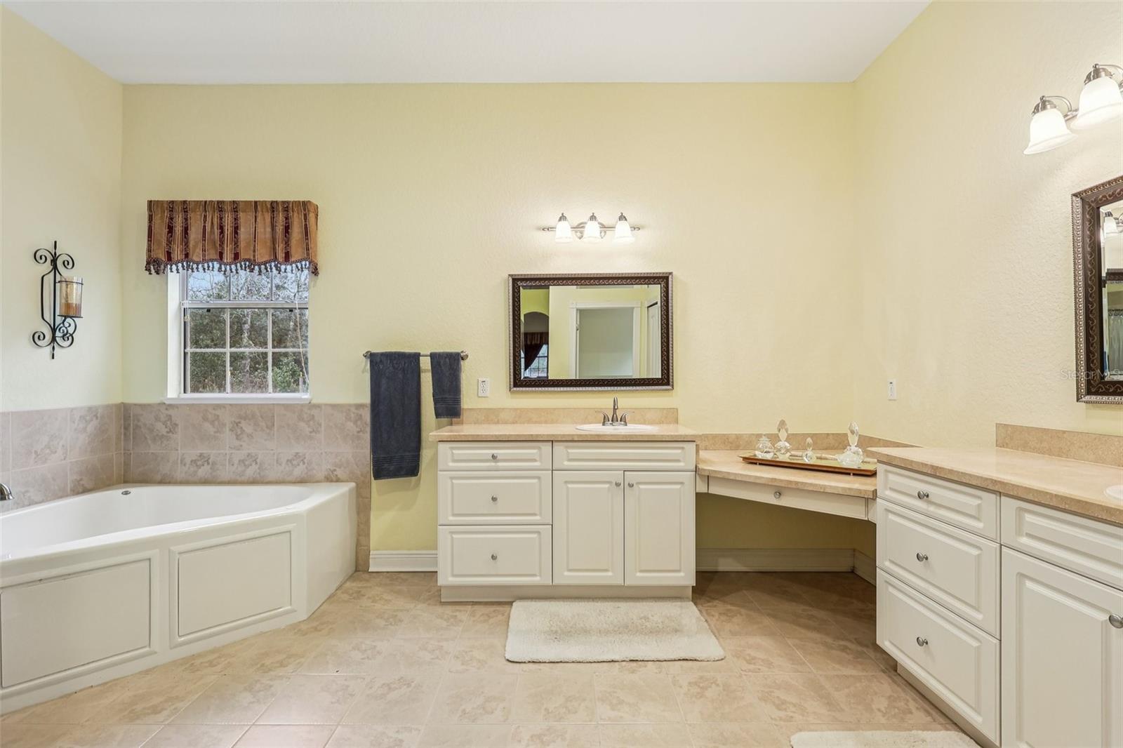 ROYAL TRAILS UNIT 01 - Residential