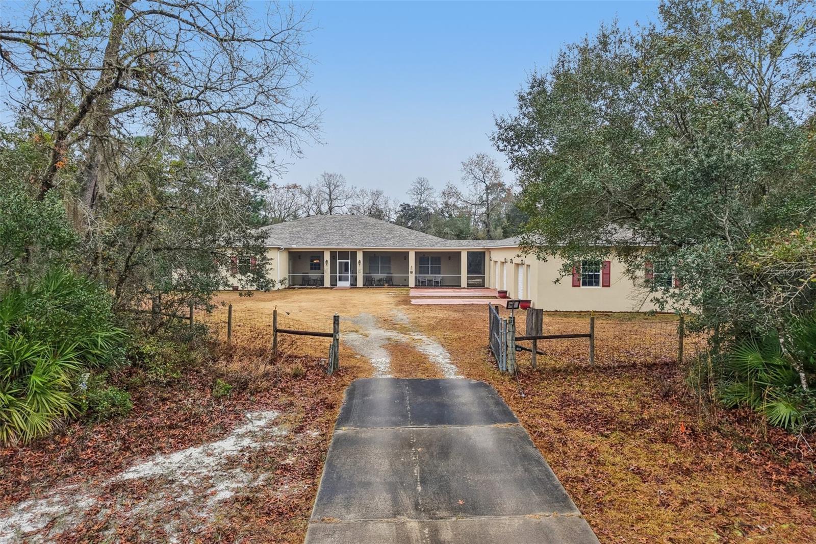 ROYAL TRAILS UNIT 01 - Residential