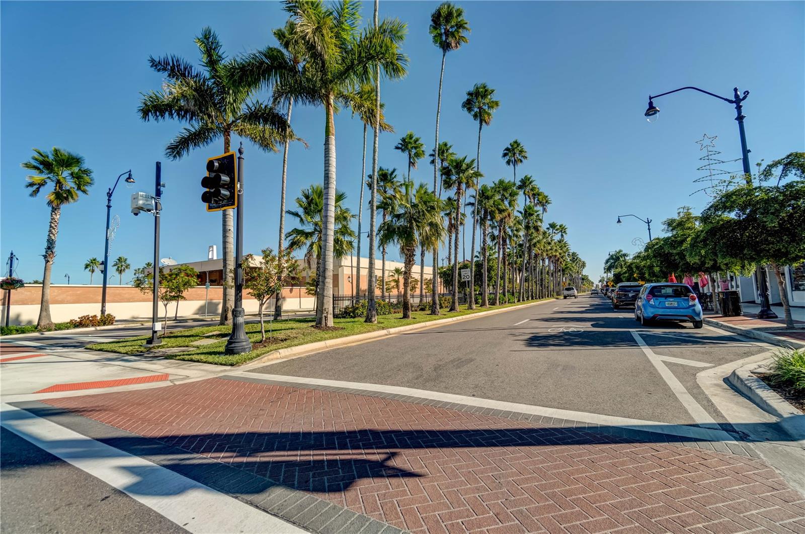 BAHIA VISTA GULF - Residential