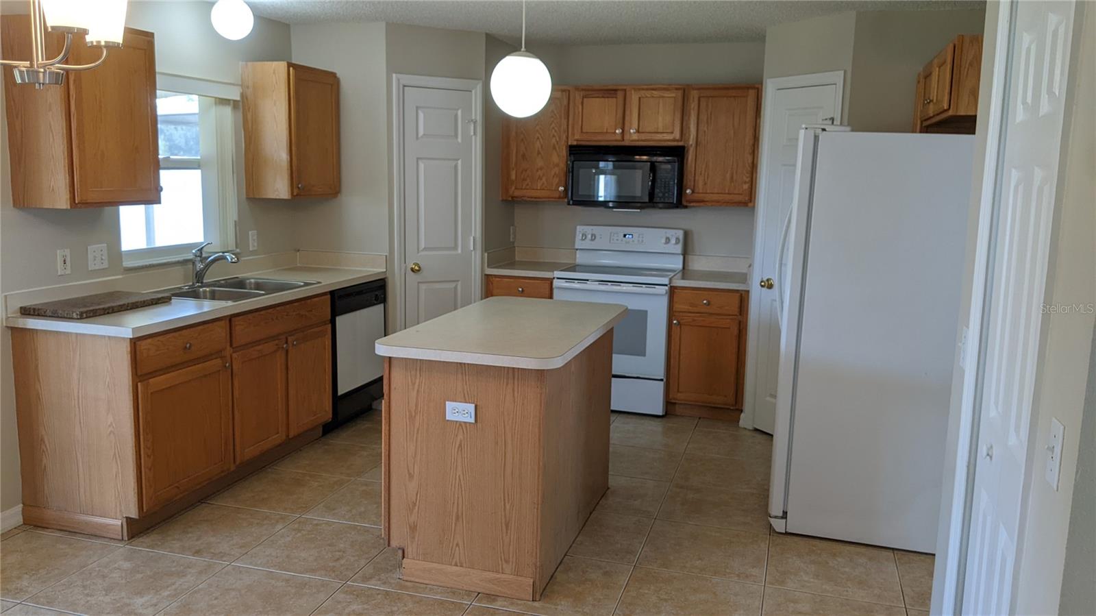 WETHERBEE LAKES SUB - Residential Lease