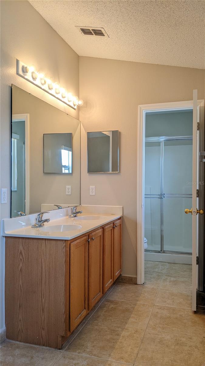 WETHERBEE LAKES SUB - Residential Lease