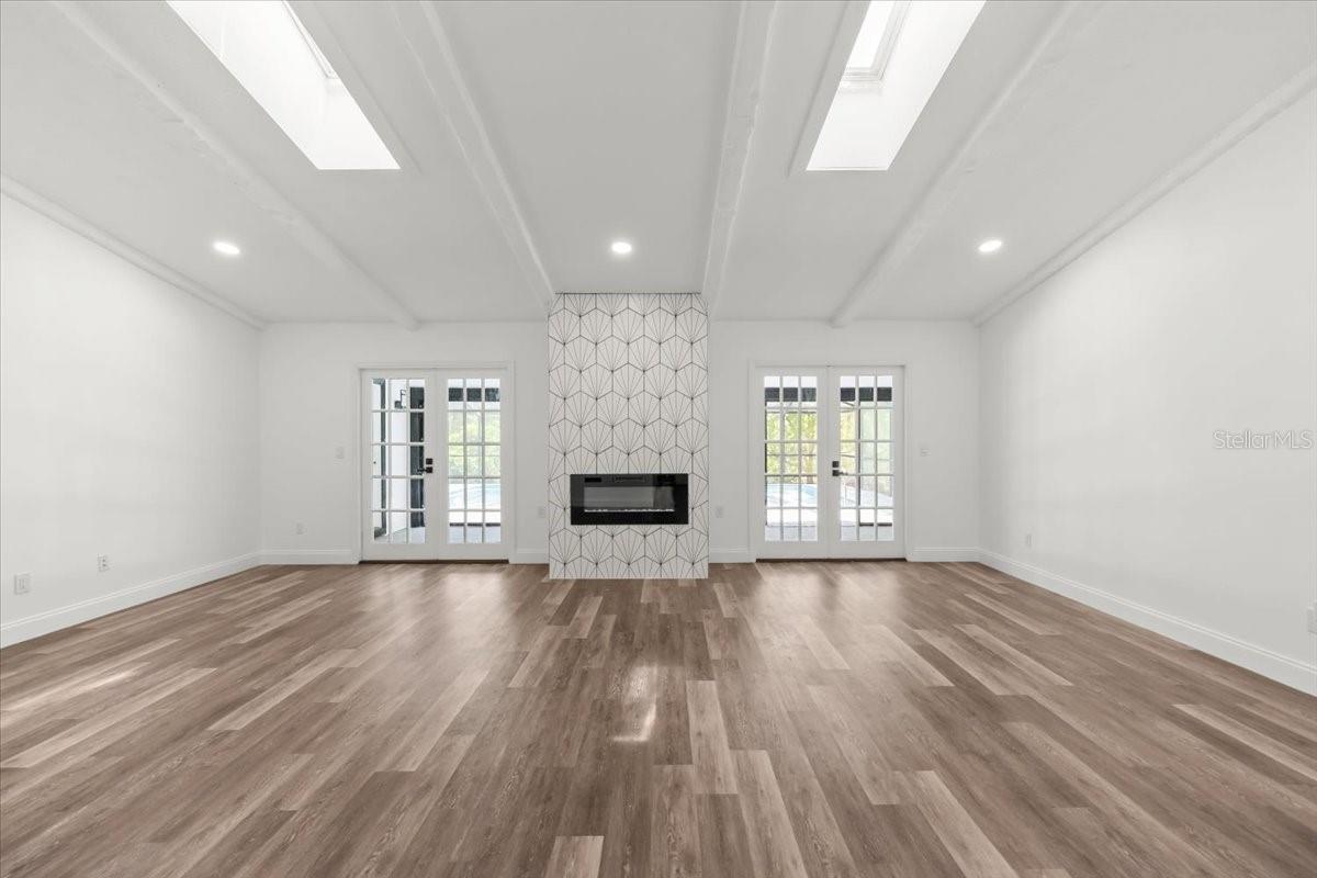 11218 CREEKVIEW DRIVE