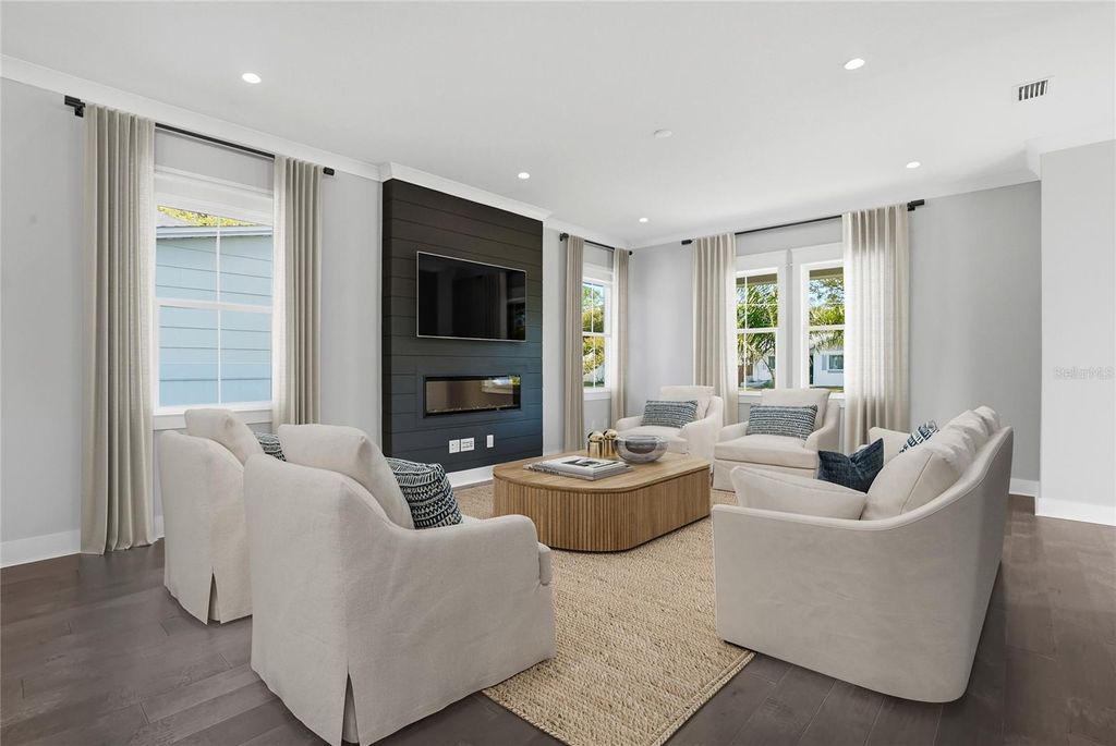 Photo of 865 53rd Avenue N, St Petersburg, FL 33703 (MLS # TB8485401)