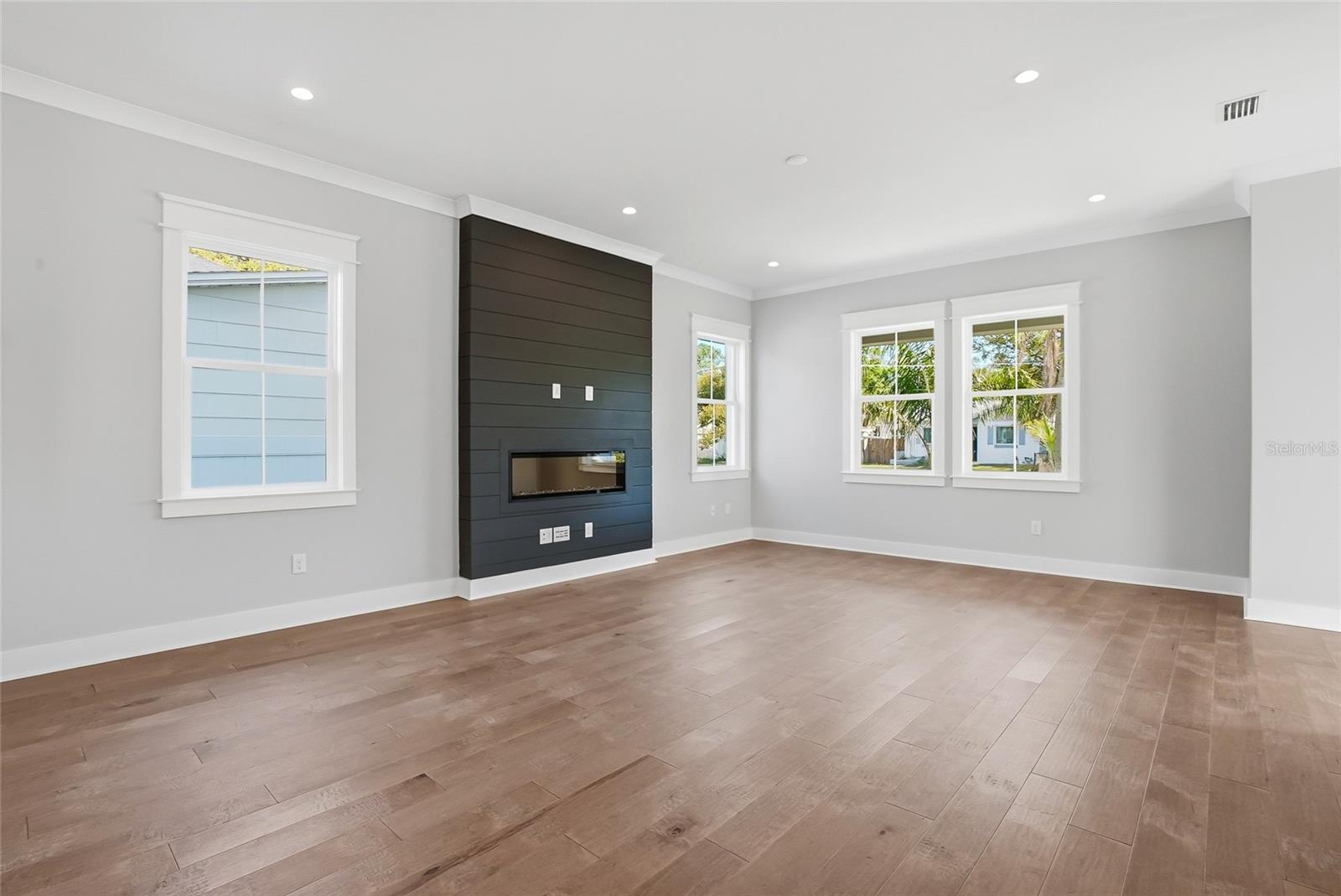 ARCADIA ANNEX - Residential