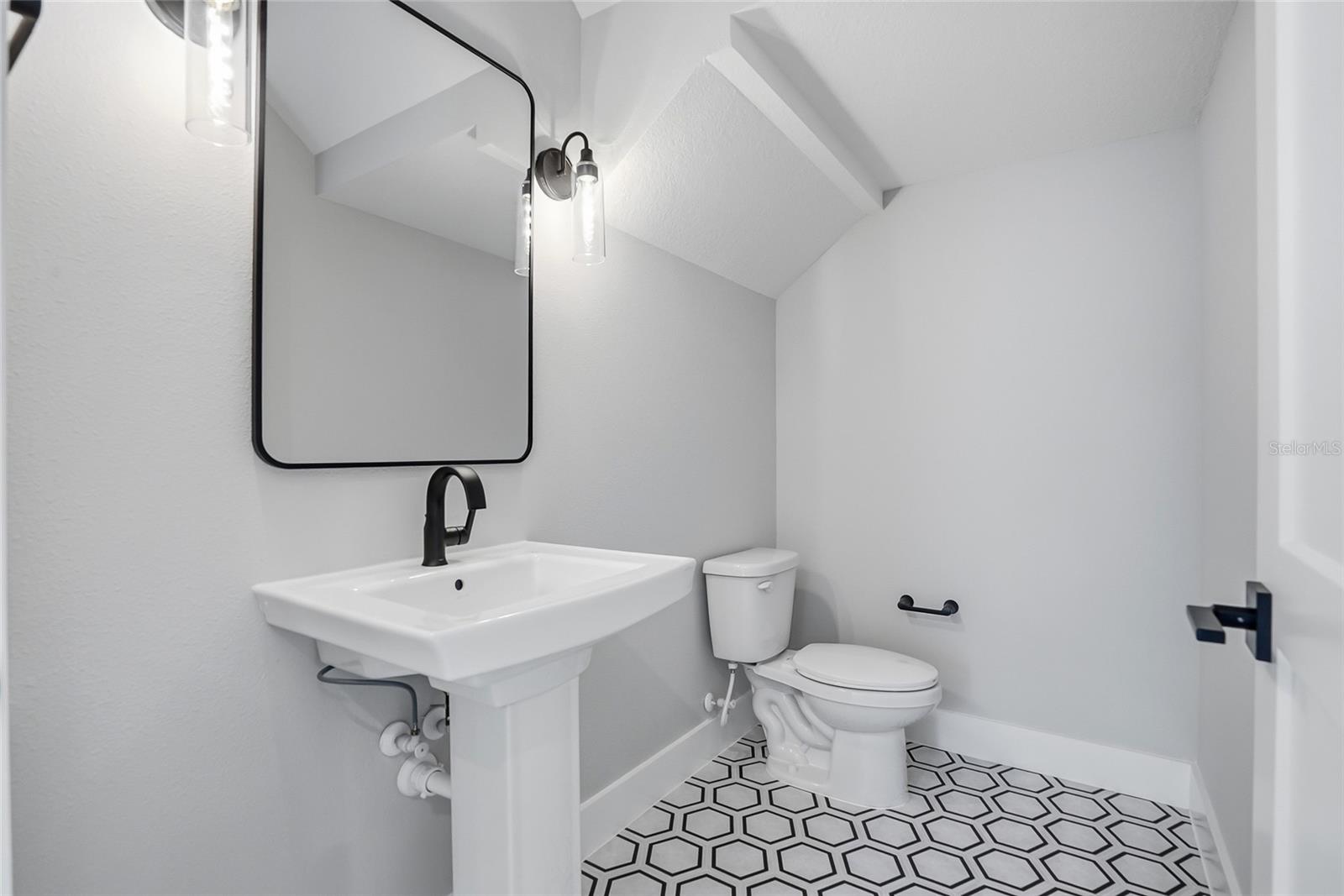 ARCADIA ANNEX - Residential