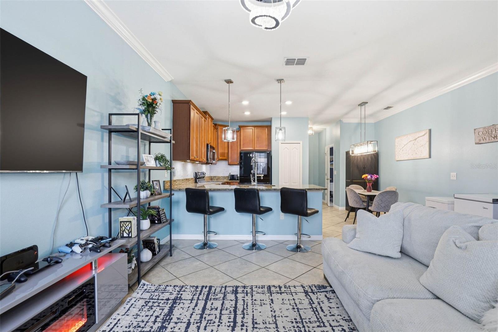 MEADOW POINTE IV - Residential