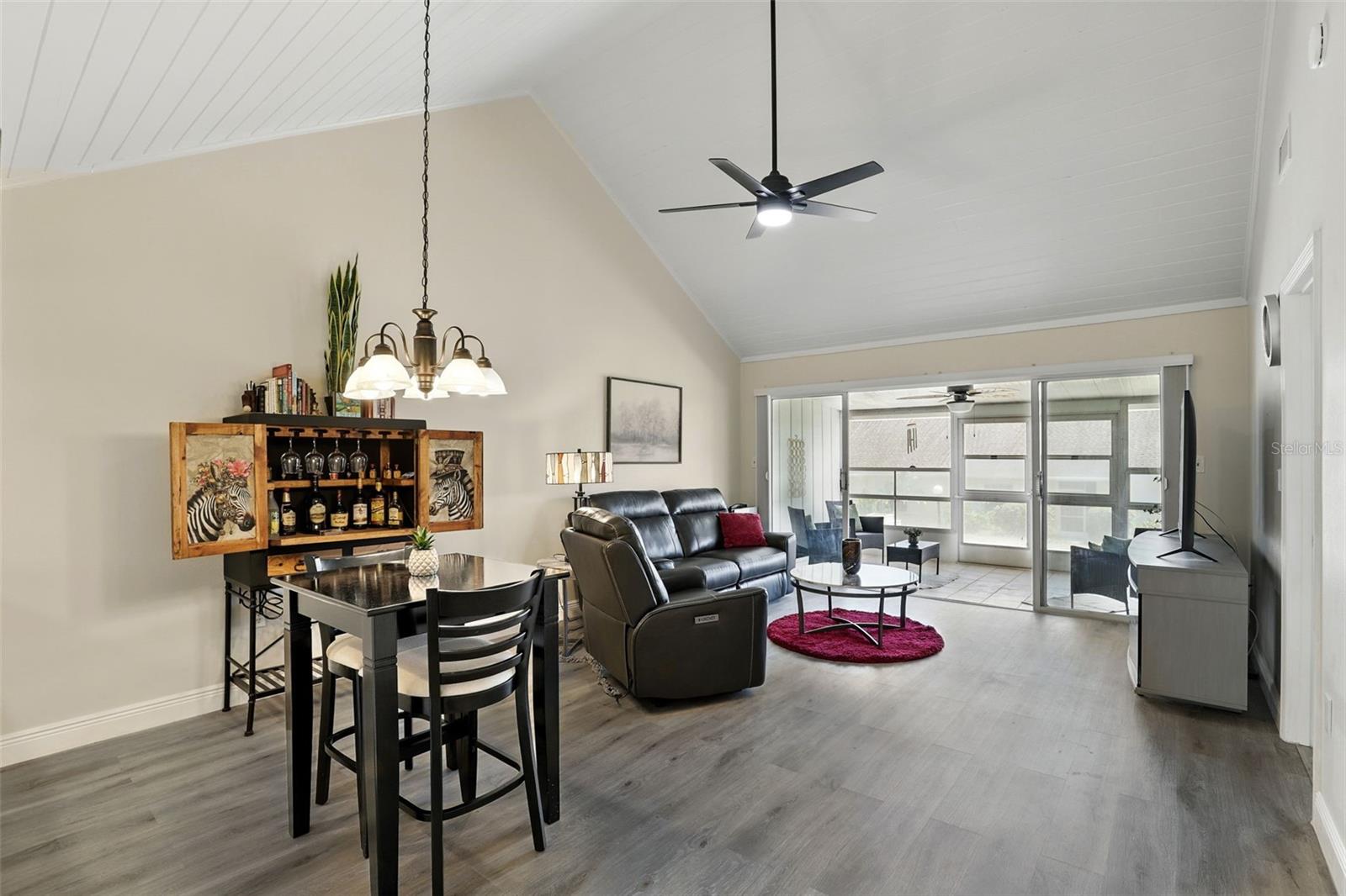 1136 VILLA LANE 96