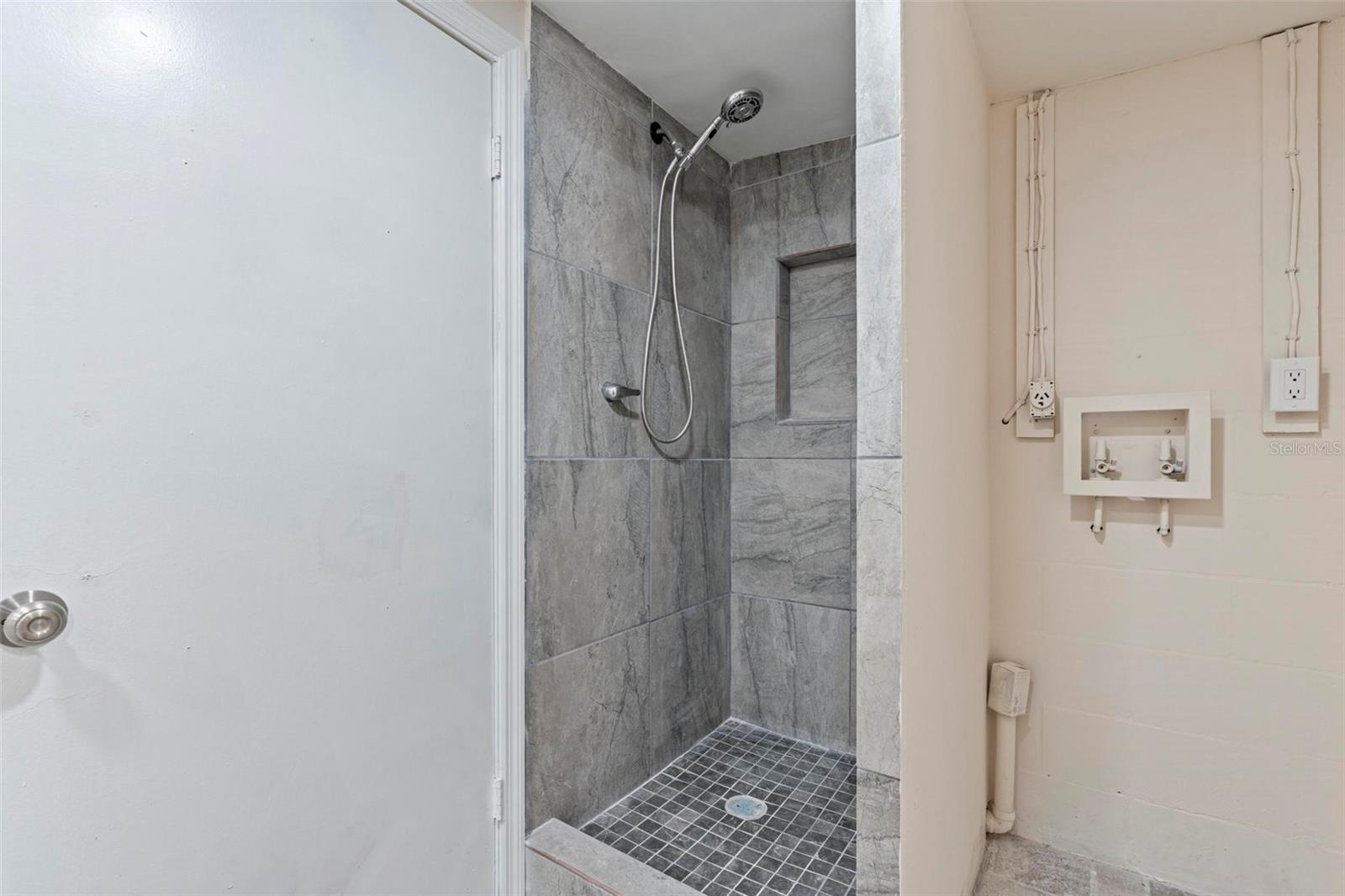 QUEENS MIRROR SOUTH 2ND REP ADD REP - Residential