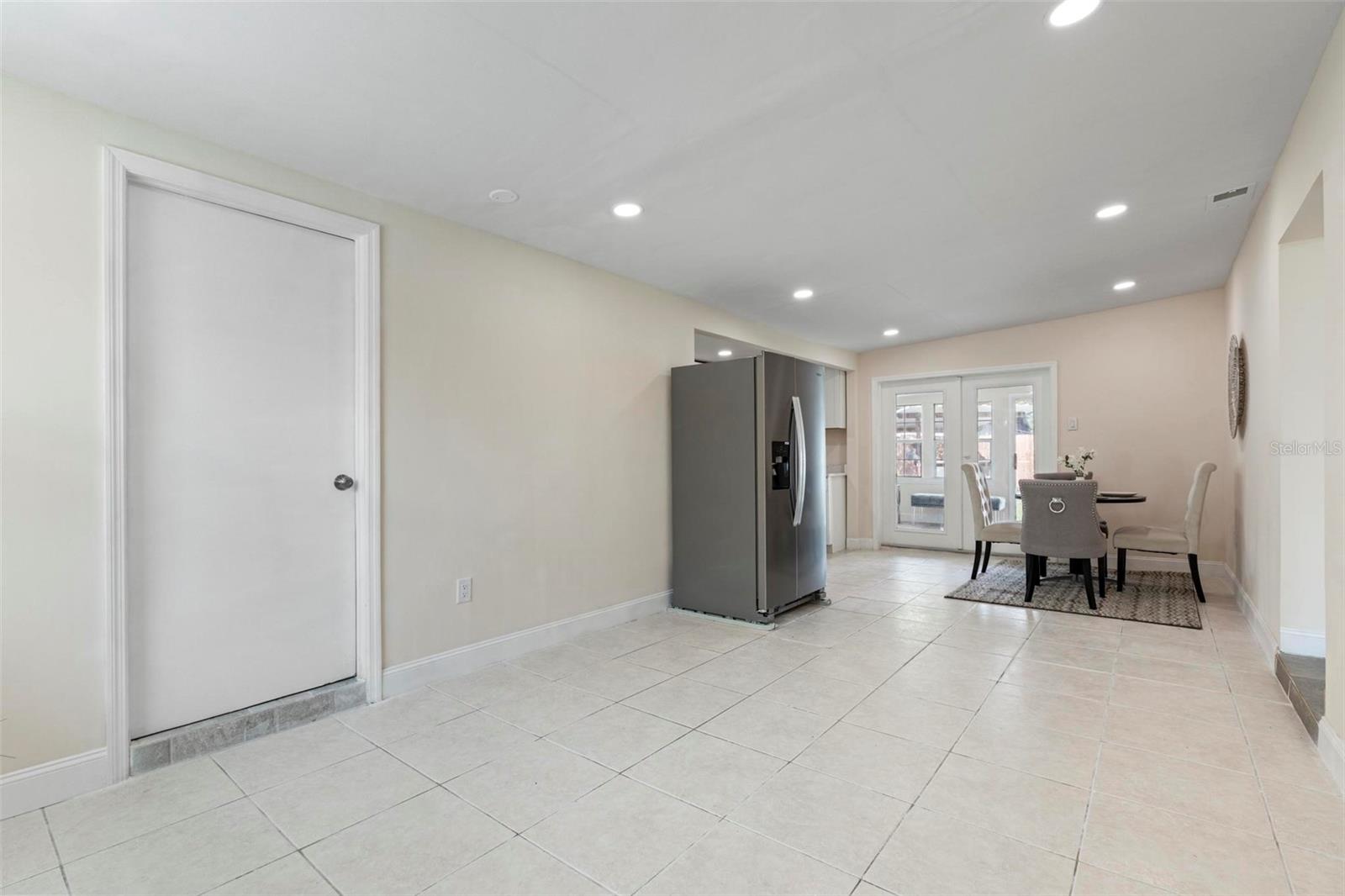 QUEENS MIRROR SOUTH 2ND REP ADD REP - Residential