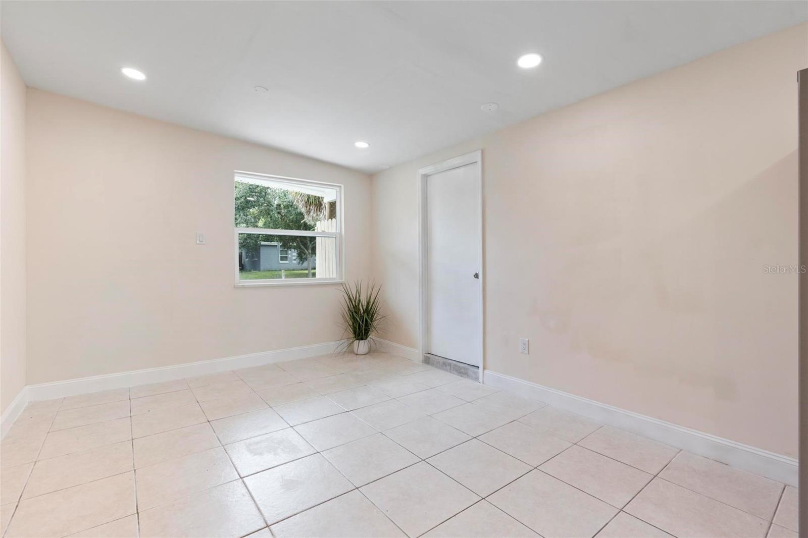 QUEENS MIRROR SOUTH 2ND REP ADD REP - Residential