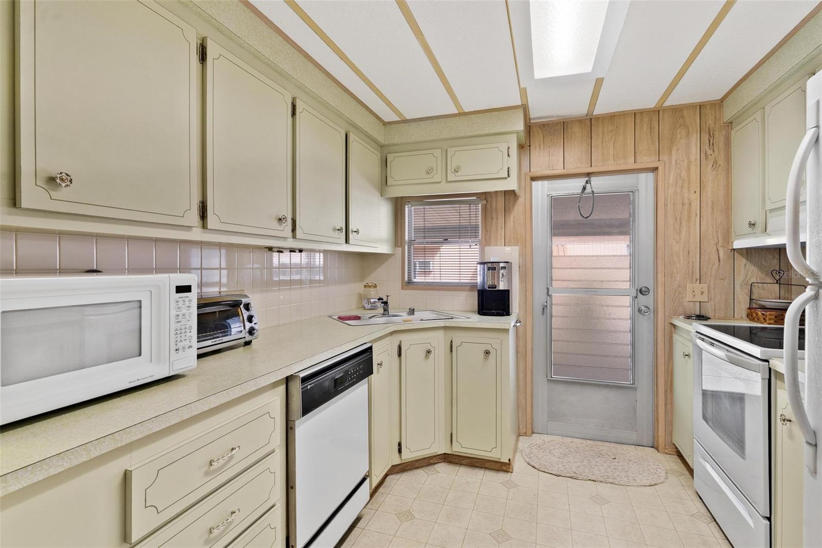 LEESBURG COACHWOOD COLONY - Residential