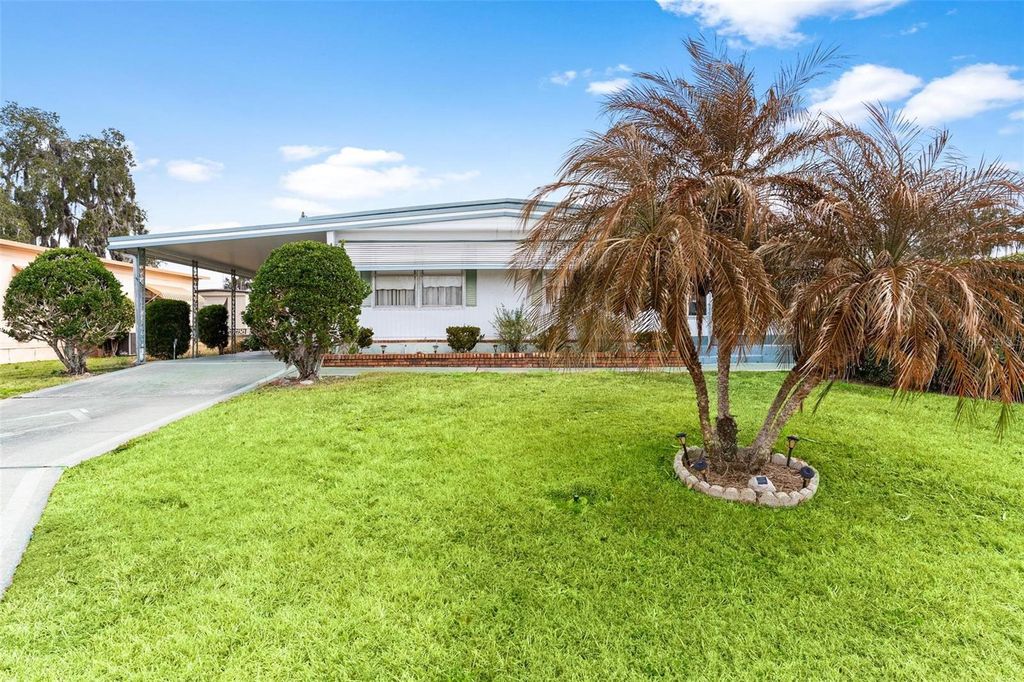 Photo of 616 Old Colony Road, Leesburg, FL 34748 (MLS # G5108165)