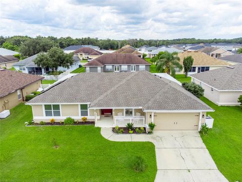 A home in LAKELAND