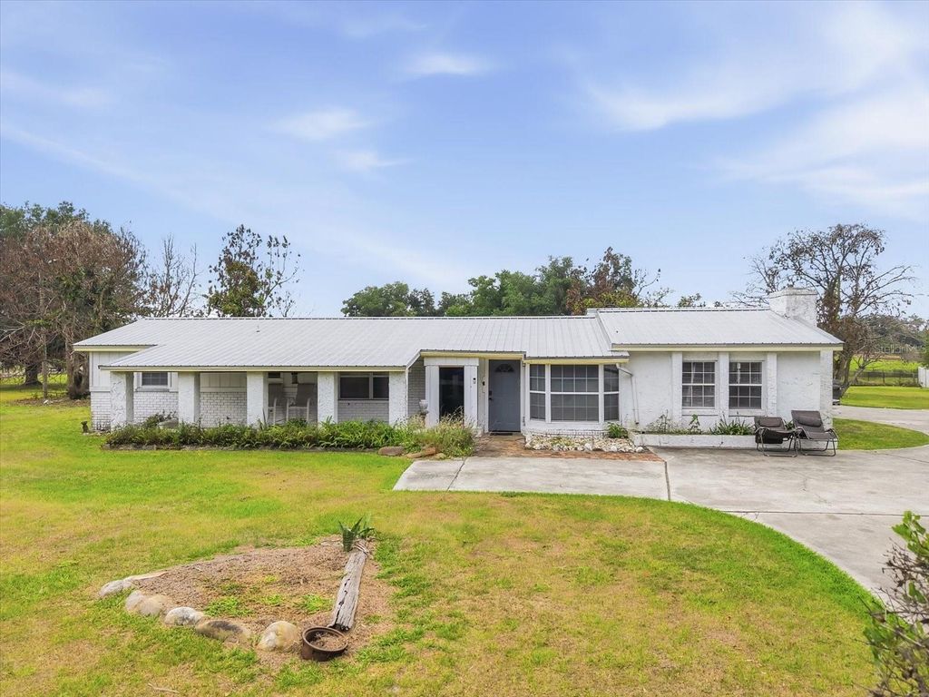 Photo of 1113 Colson Road, Plant City, FL 33567 (MLS # TB8512646)