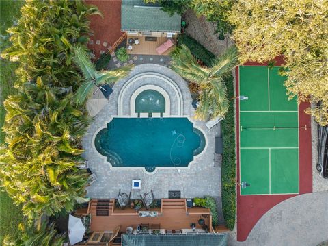 A home in PALM HARBOR