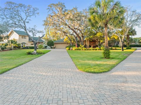 A home in PALM HARBOR