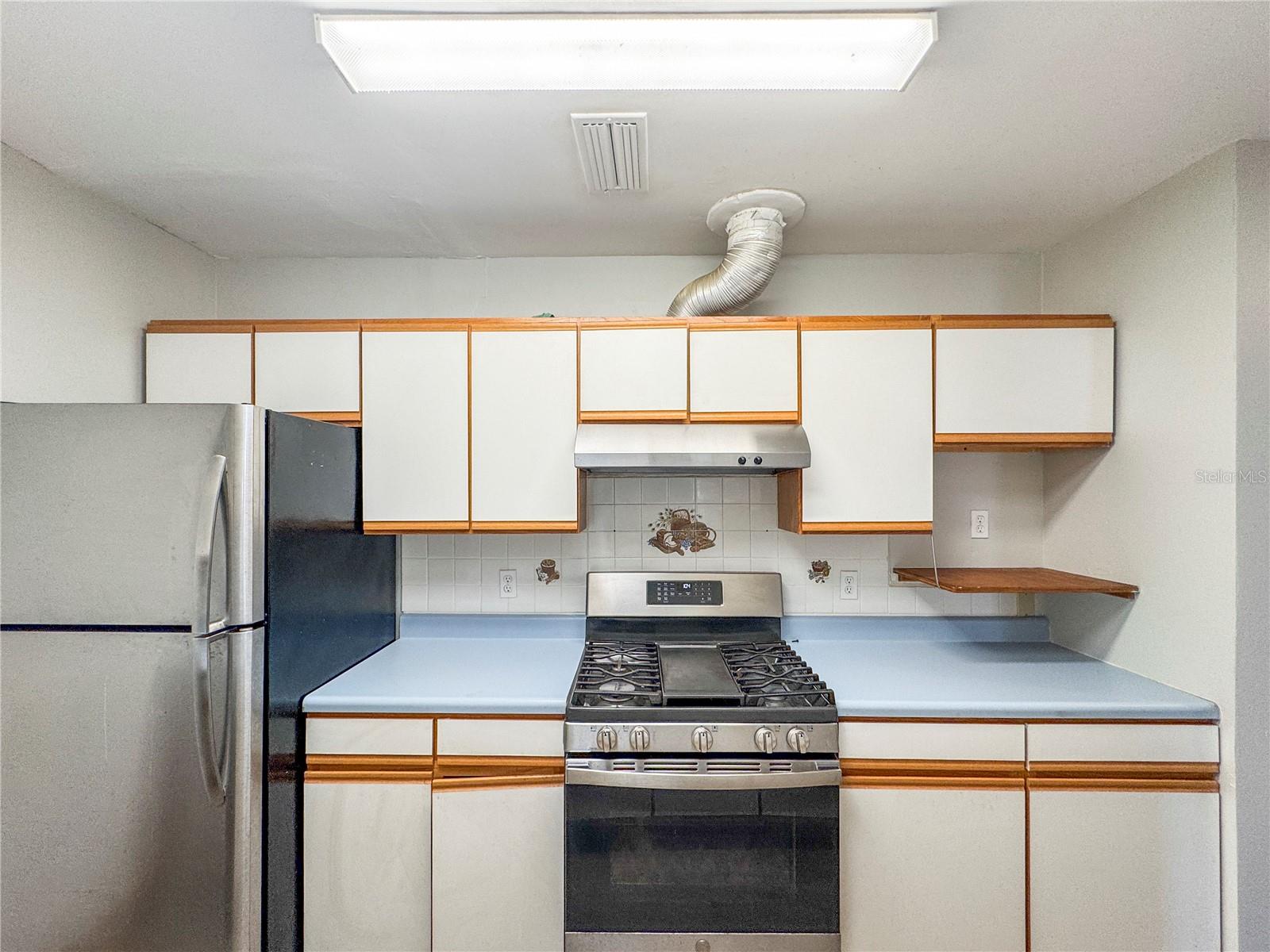 BAYSHORE GARDENS SEC 2 - Residential Lease