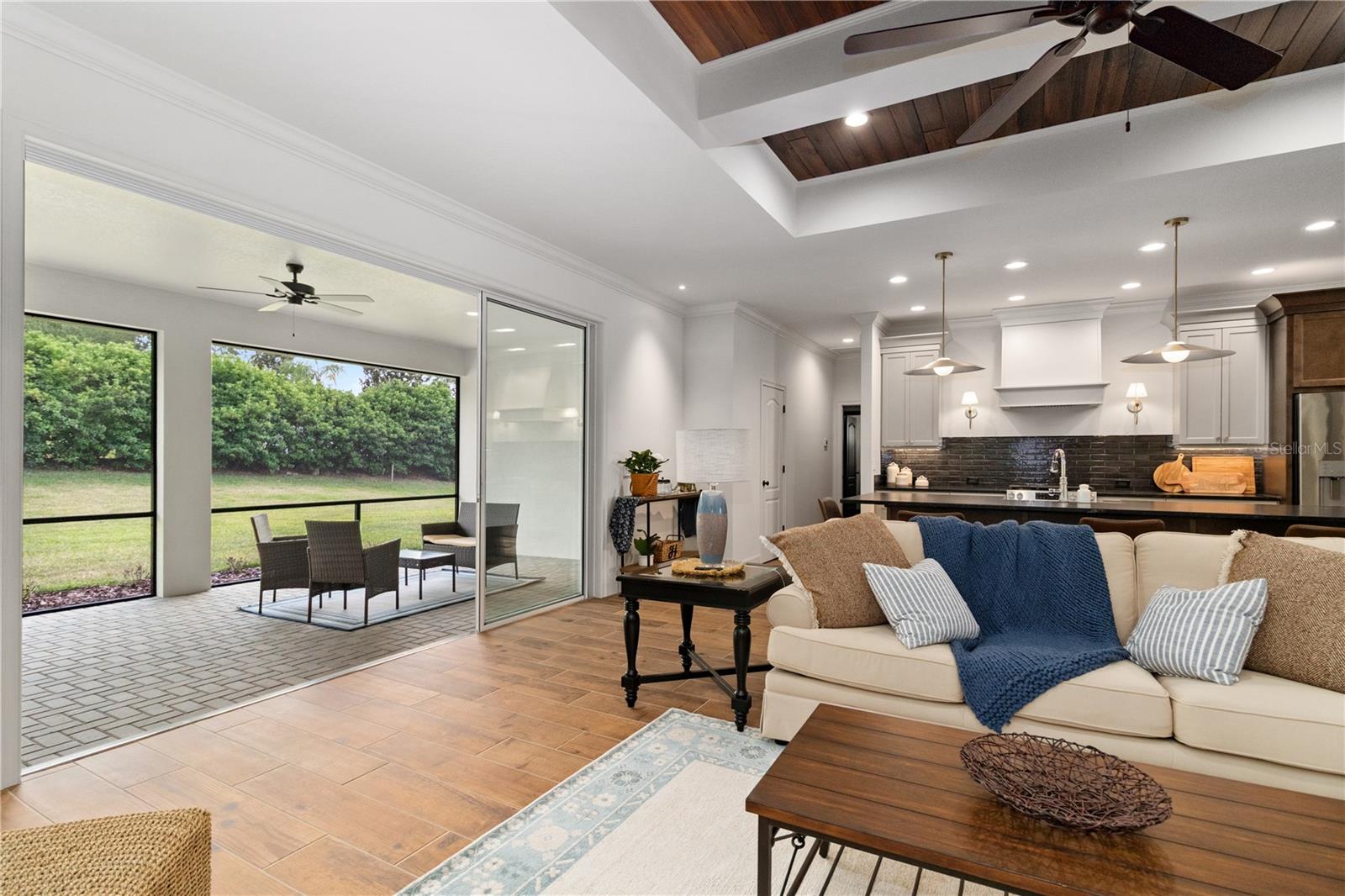 COACHMAN SQUARE - Residential