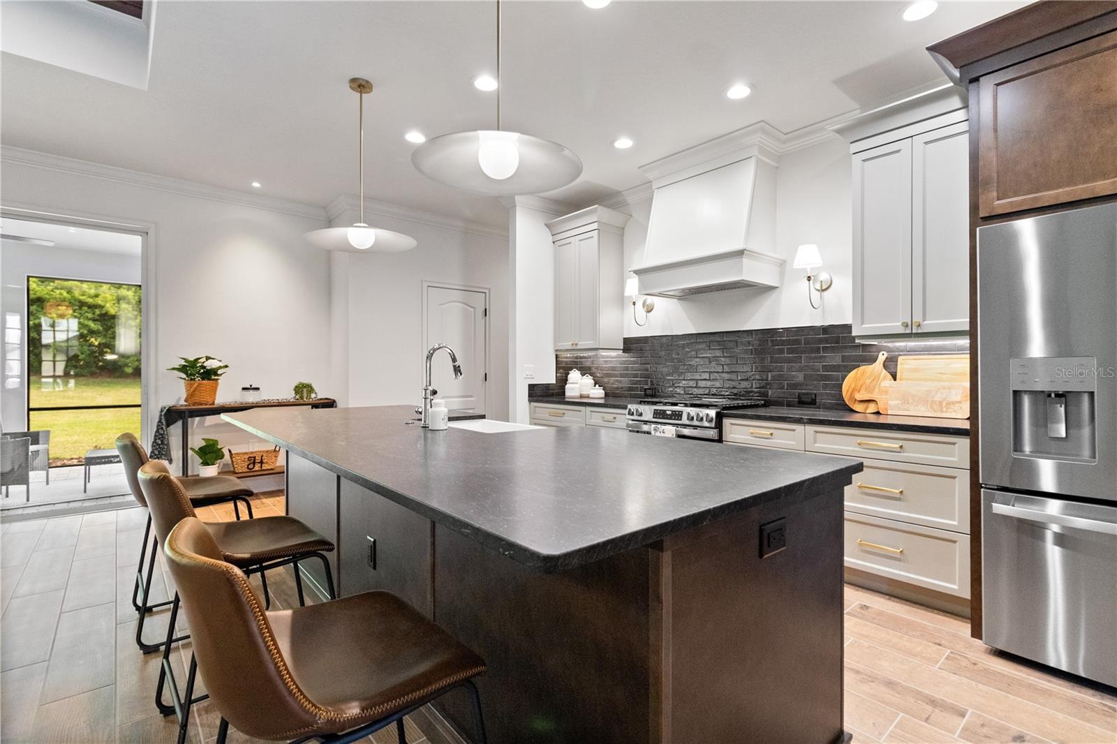 COACHMAN SQUARE - Residential