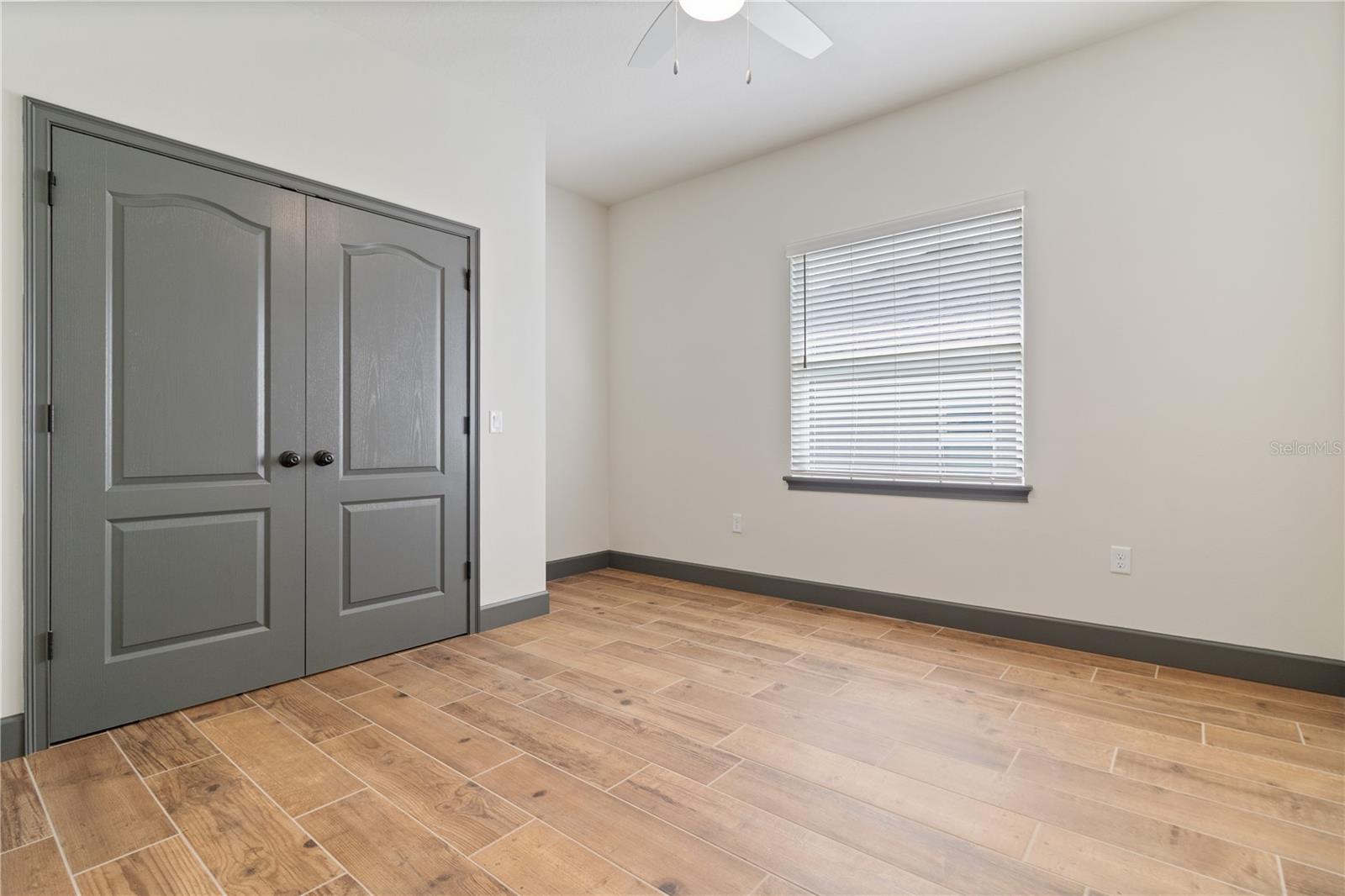 COACHMAN SQUARE - Residential