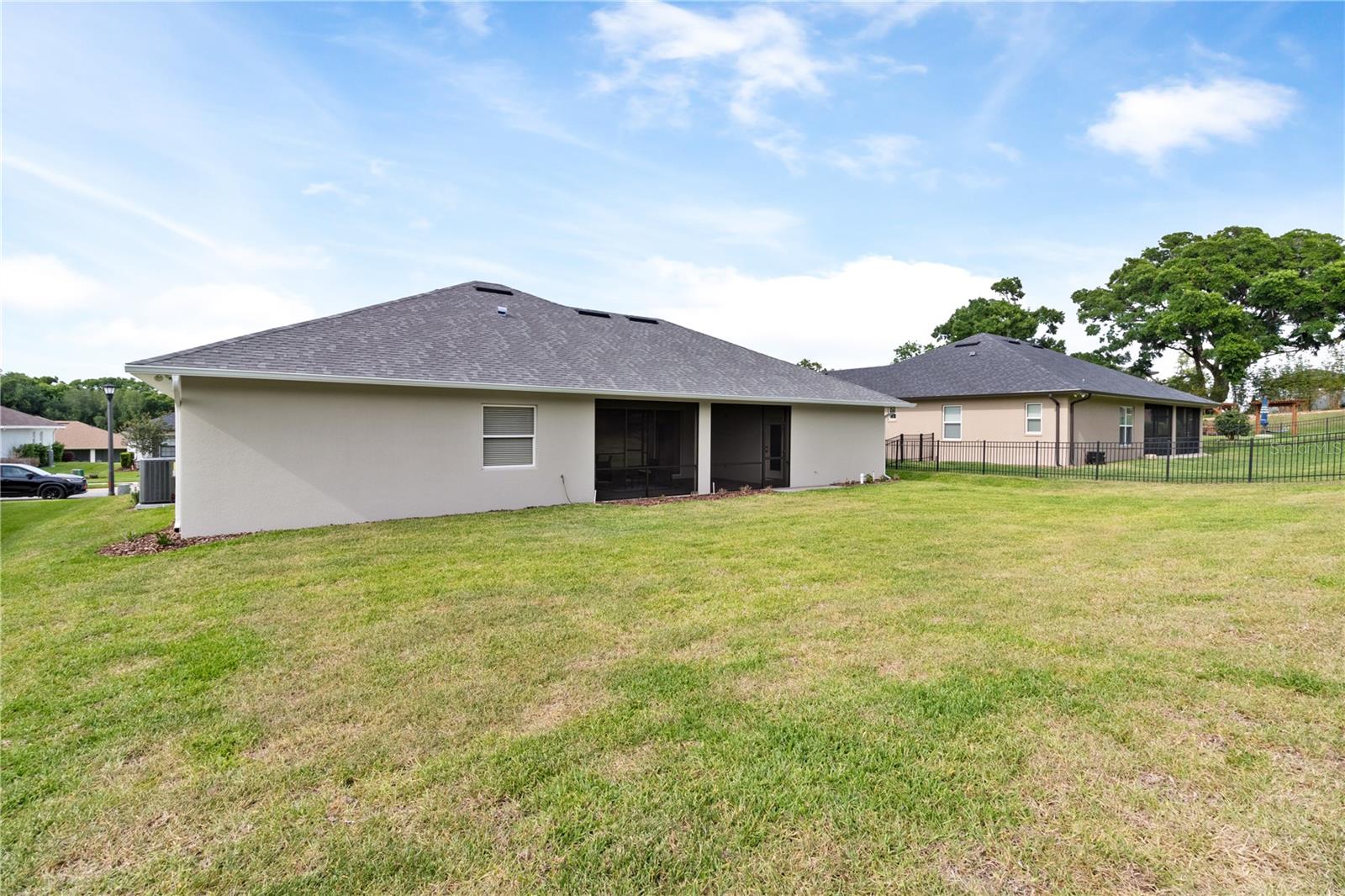 COACHMAN SQUARE - Residential