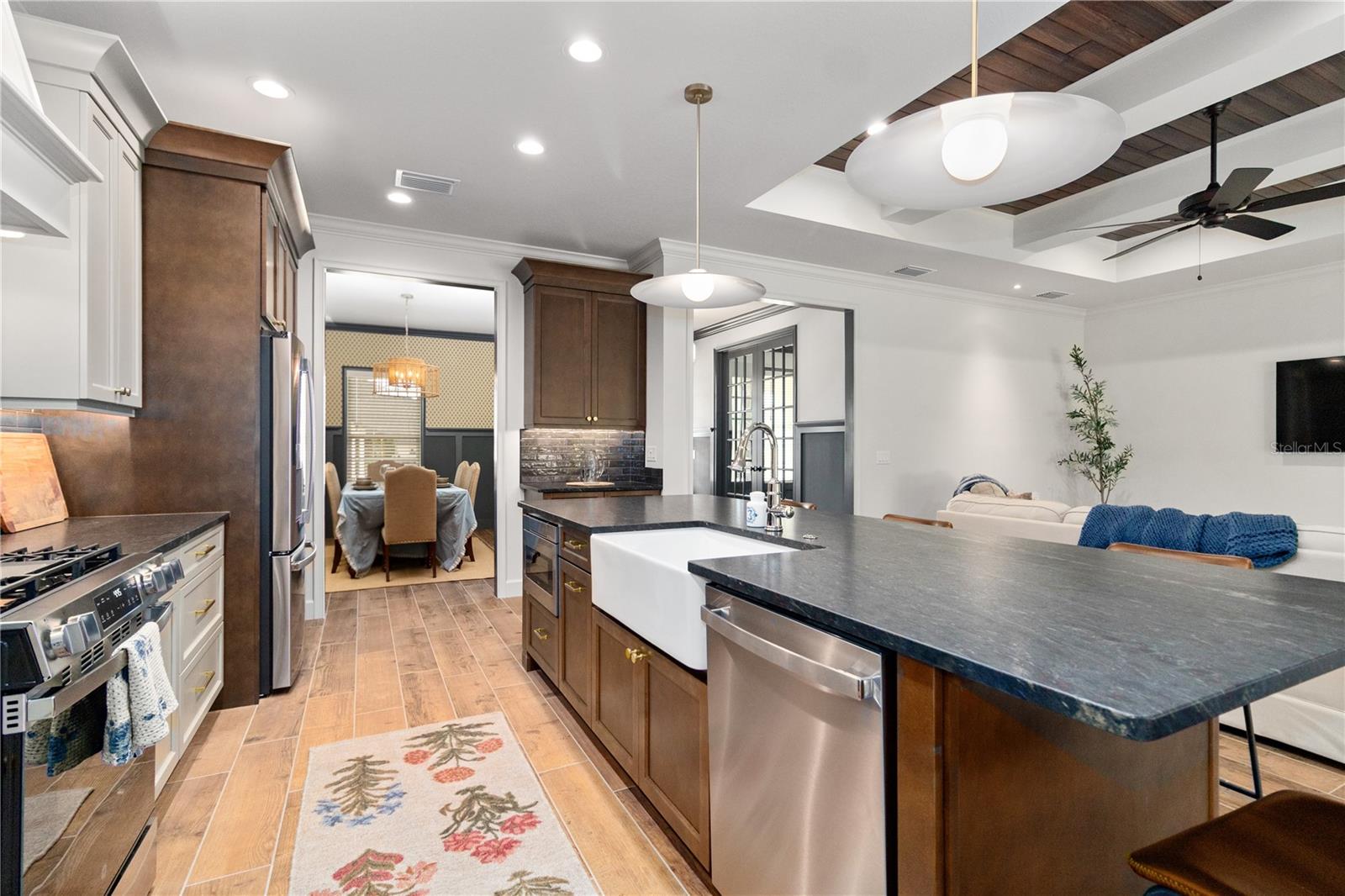 COACHMAN SQUARE - Residential