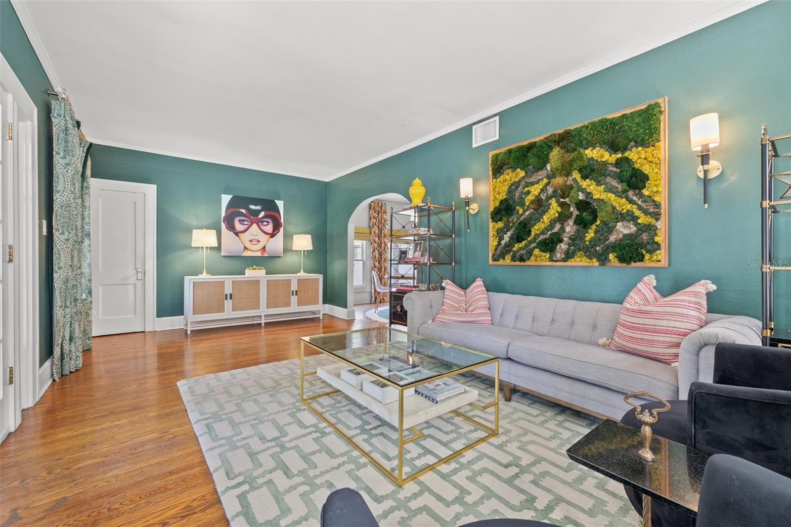 3114 W GRANADA STREET