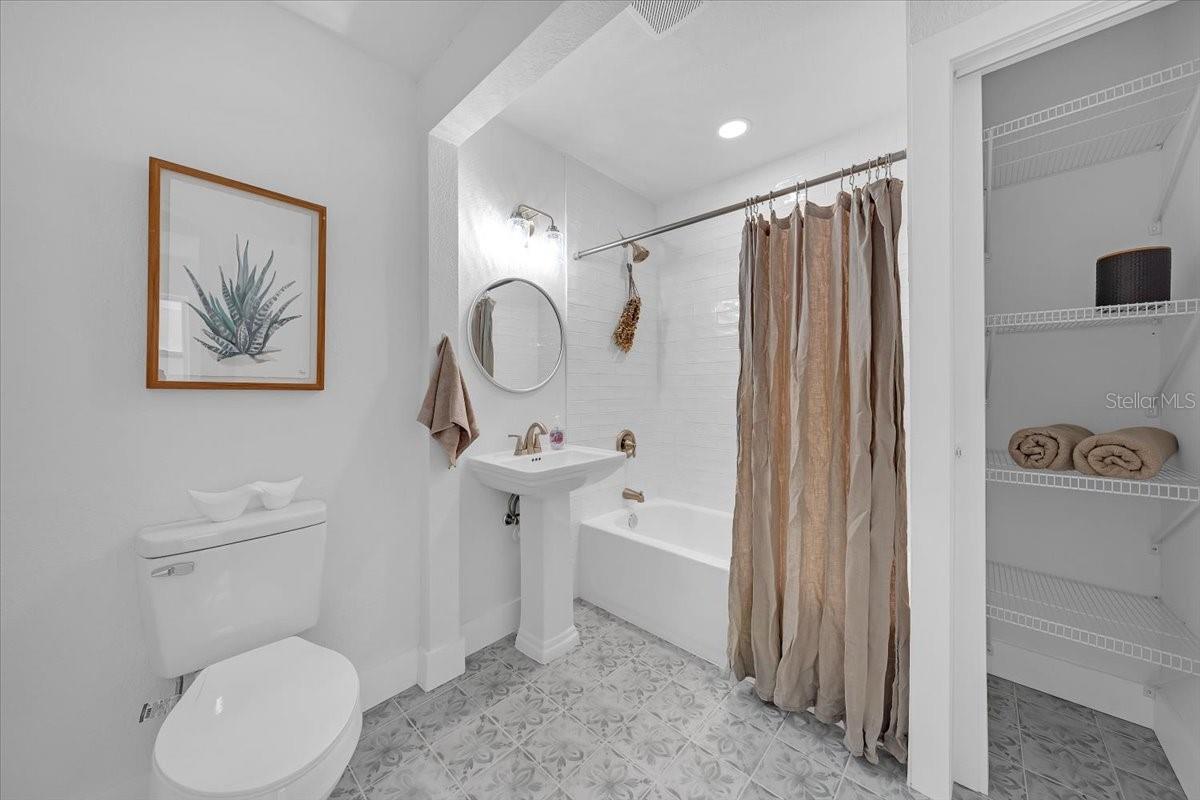 PASADENA HEIGHTS - Residential