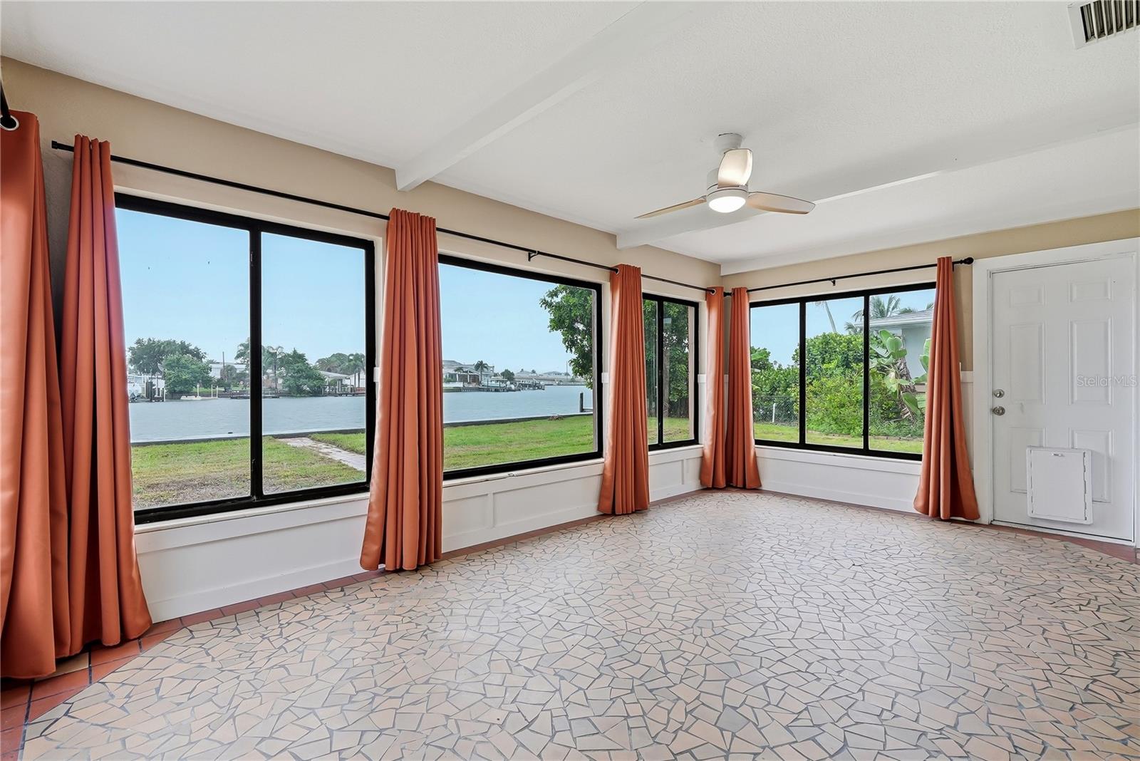 3860 BELLE VISTA E