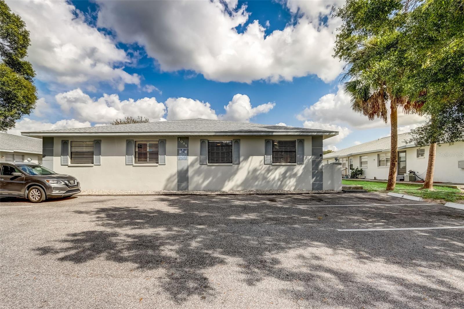 BAY CREST CONDO PH I - Residential