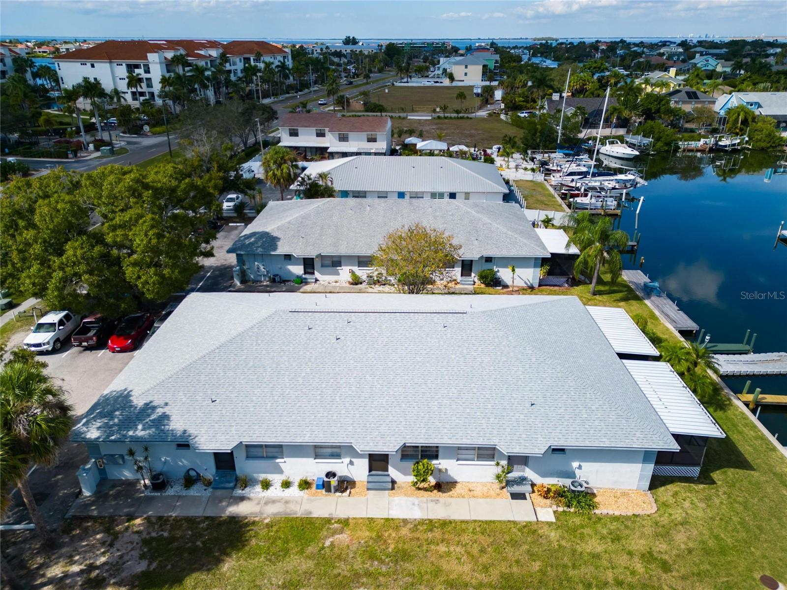 BAY CREST CONDO PH I - Residential