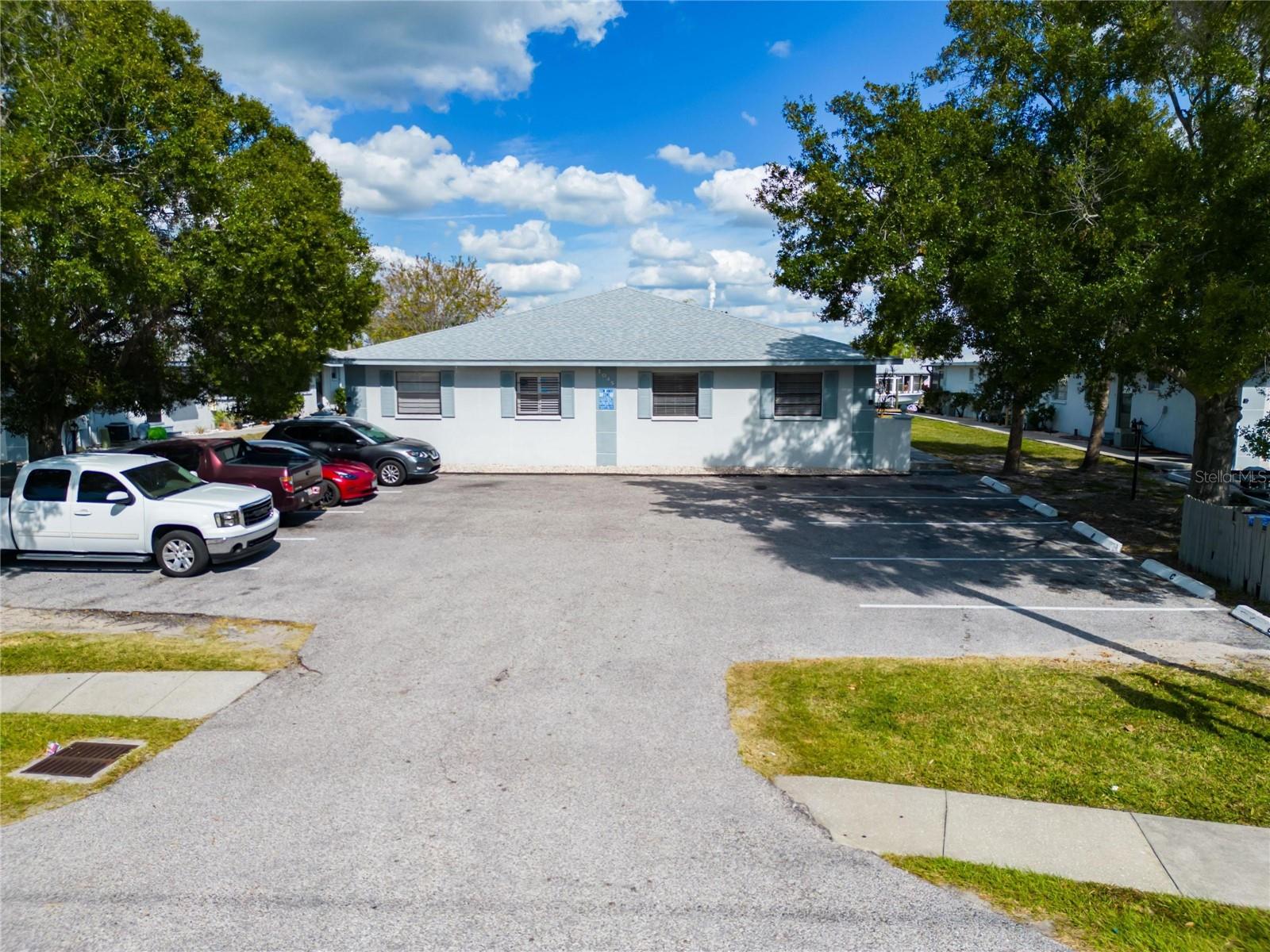 BAY CREST CONDO PH I - Residential