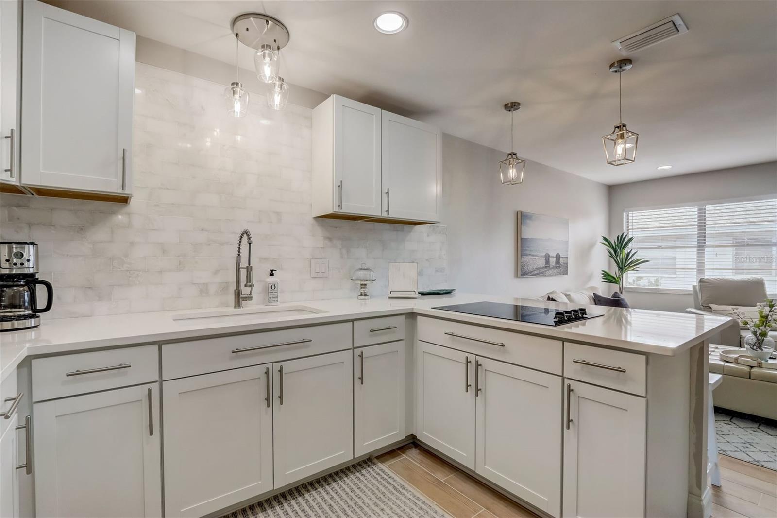 BAY CREST CONDO PH I - Residential