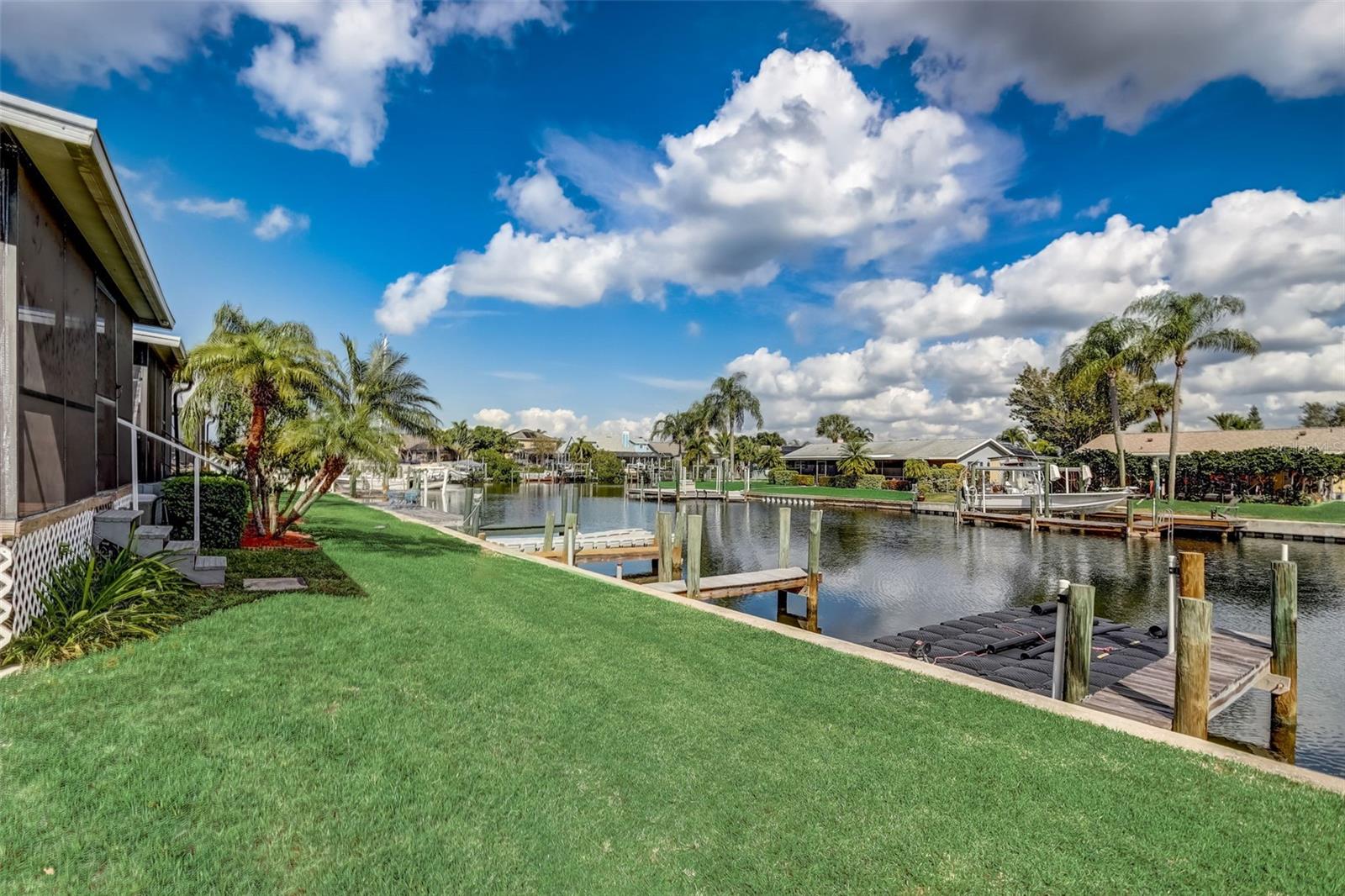 BAY CREST CONDO PH I - Residential