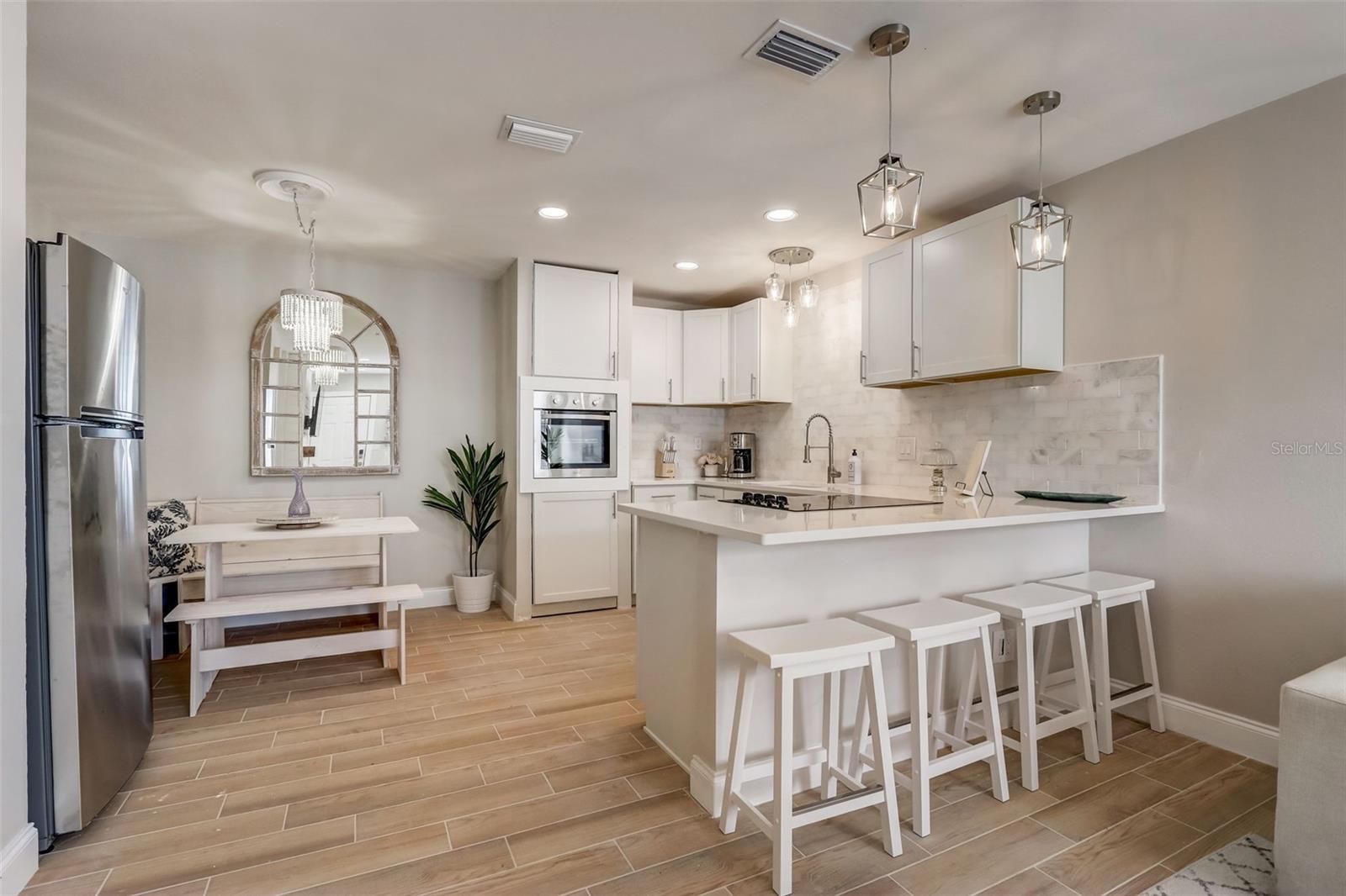 BAY CREST CONDO PH I - Residential