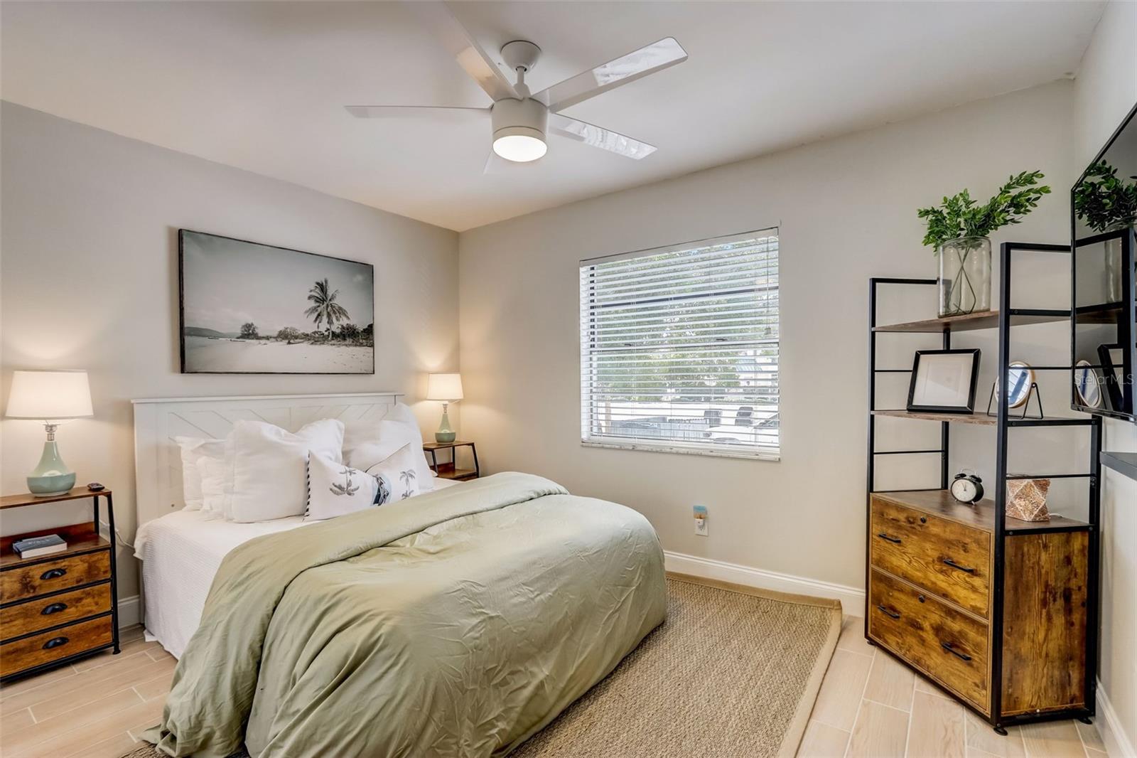 BAY CREST CONDO PH I - Residential