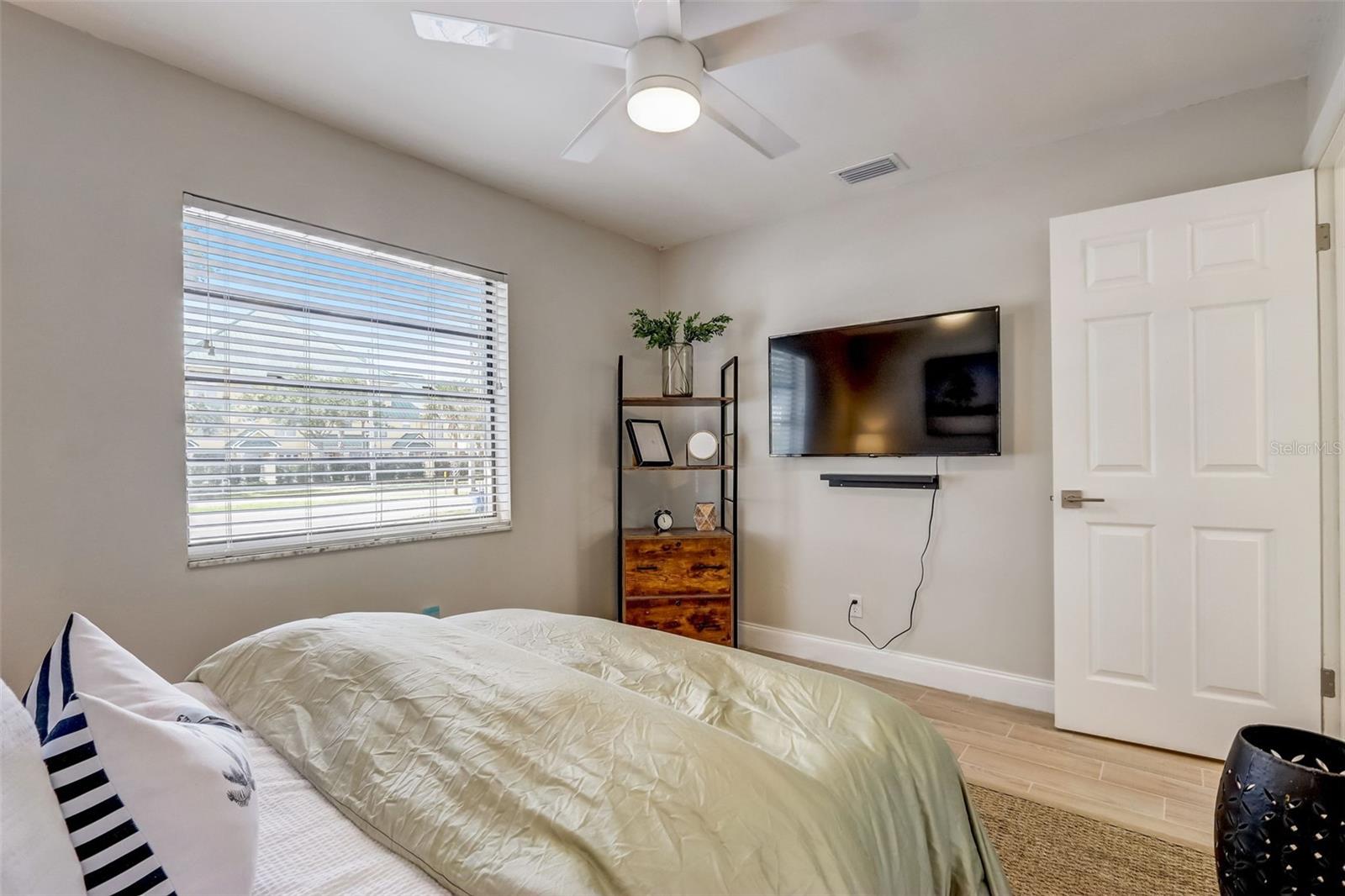 BAY CREST CONDO PH I - Residential