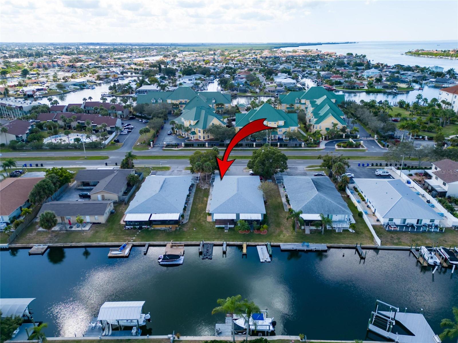 BAY CREST CONDO PH I - Residential