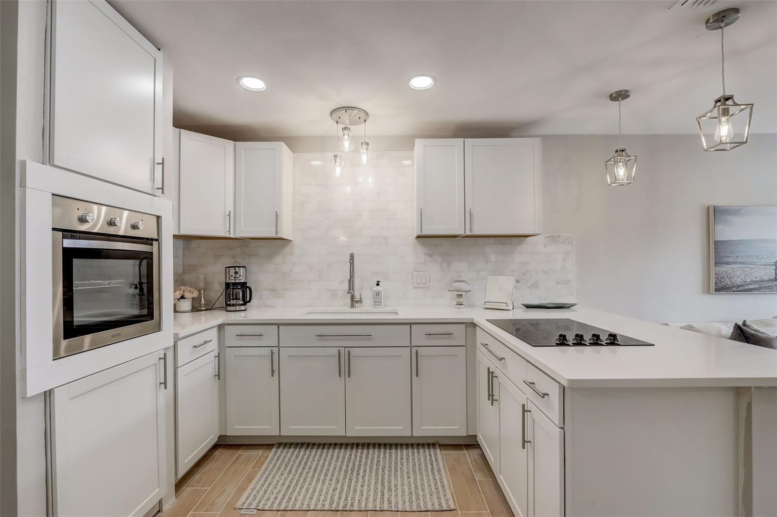 BAY CREST CONDO PH I - Residential