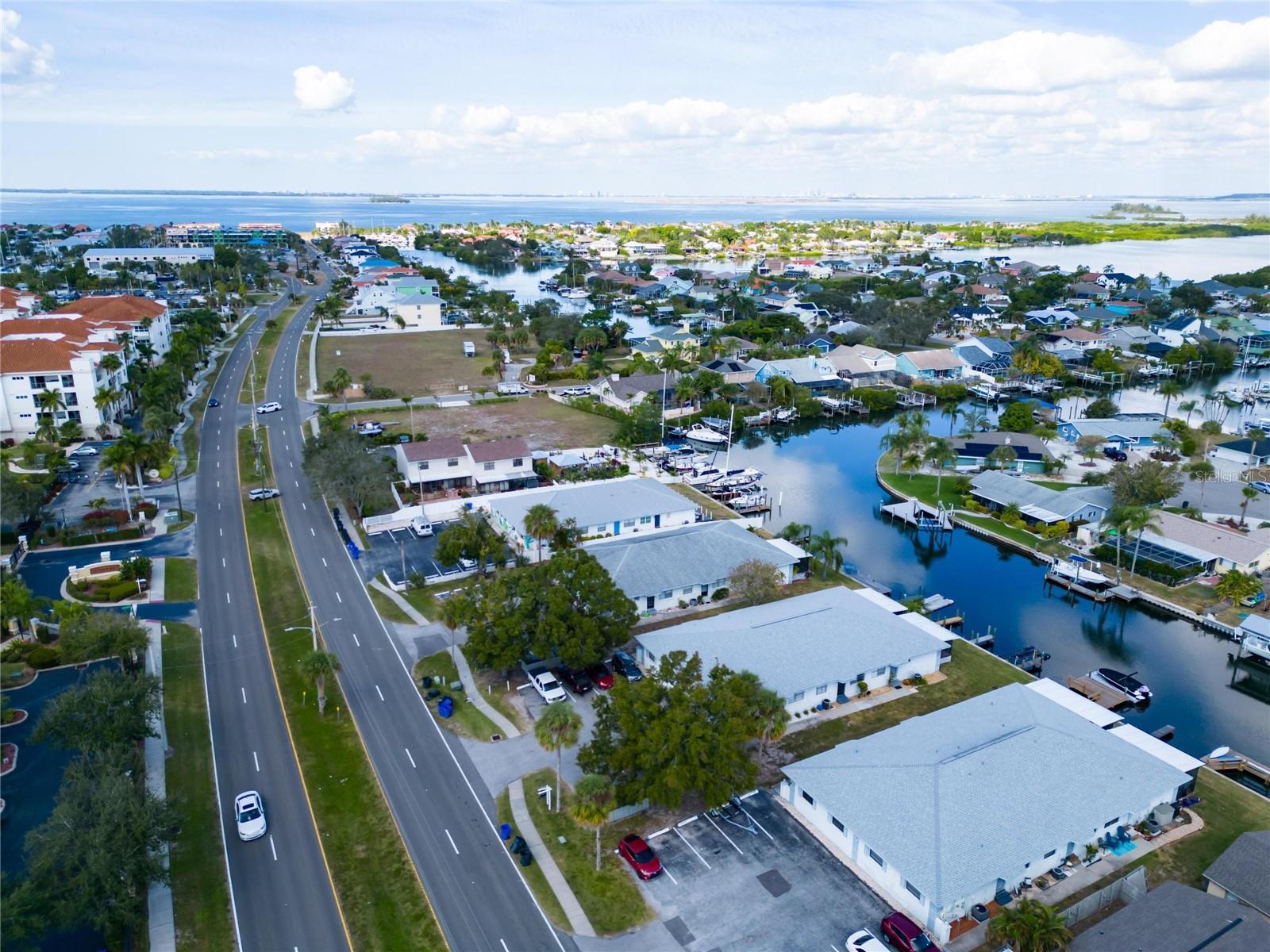 BAY CREST CONDO PH I - Residential